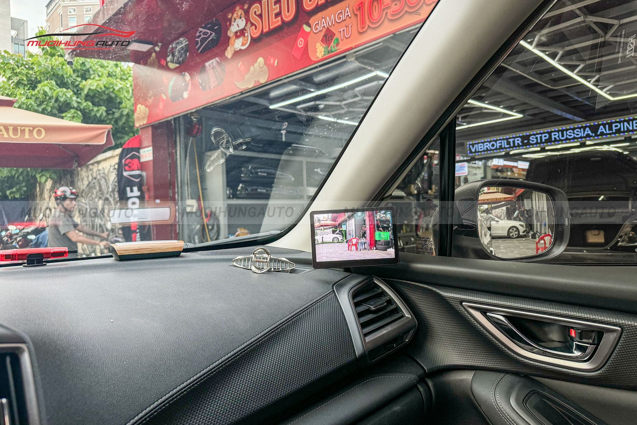 Lắp gương hậu điện tử TOSHI