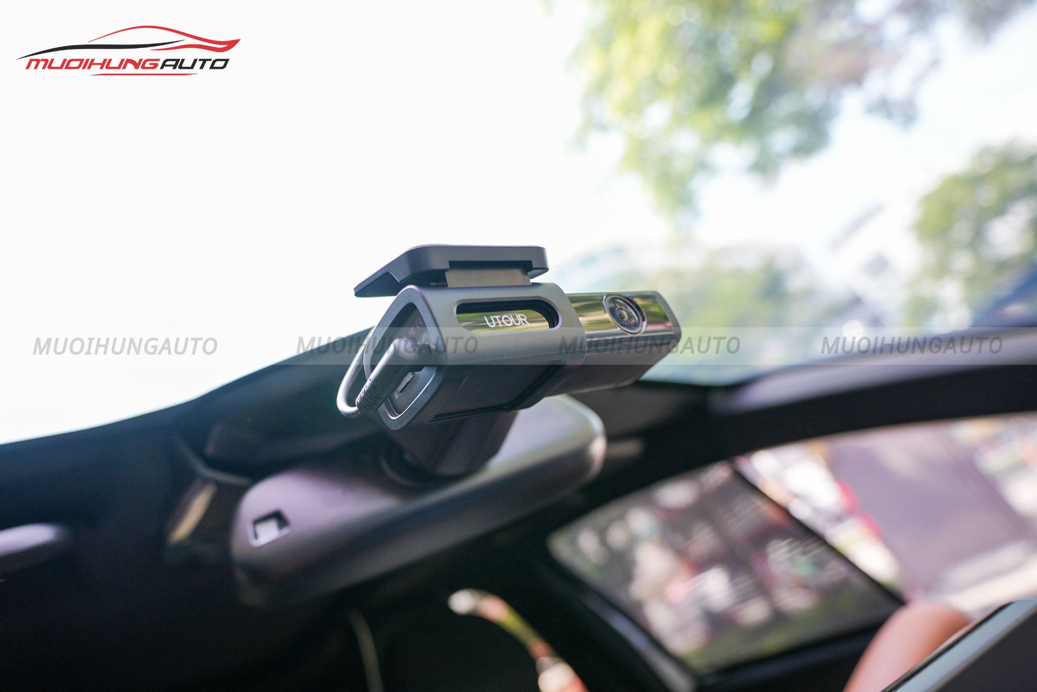 Lắp Utour C2L Cho Xe Vinfast VF6