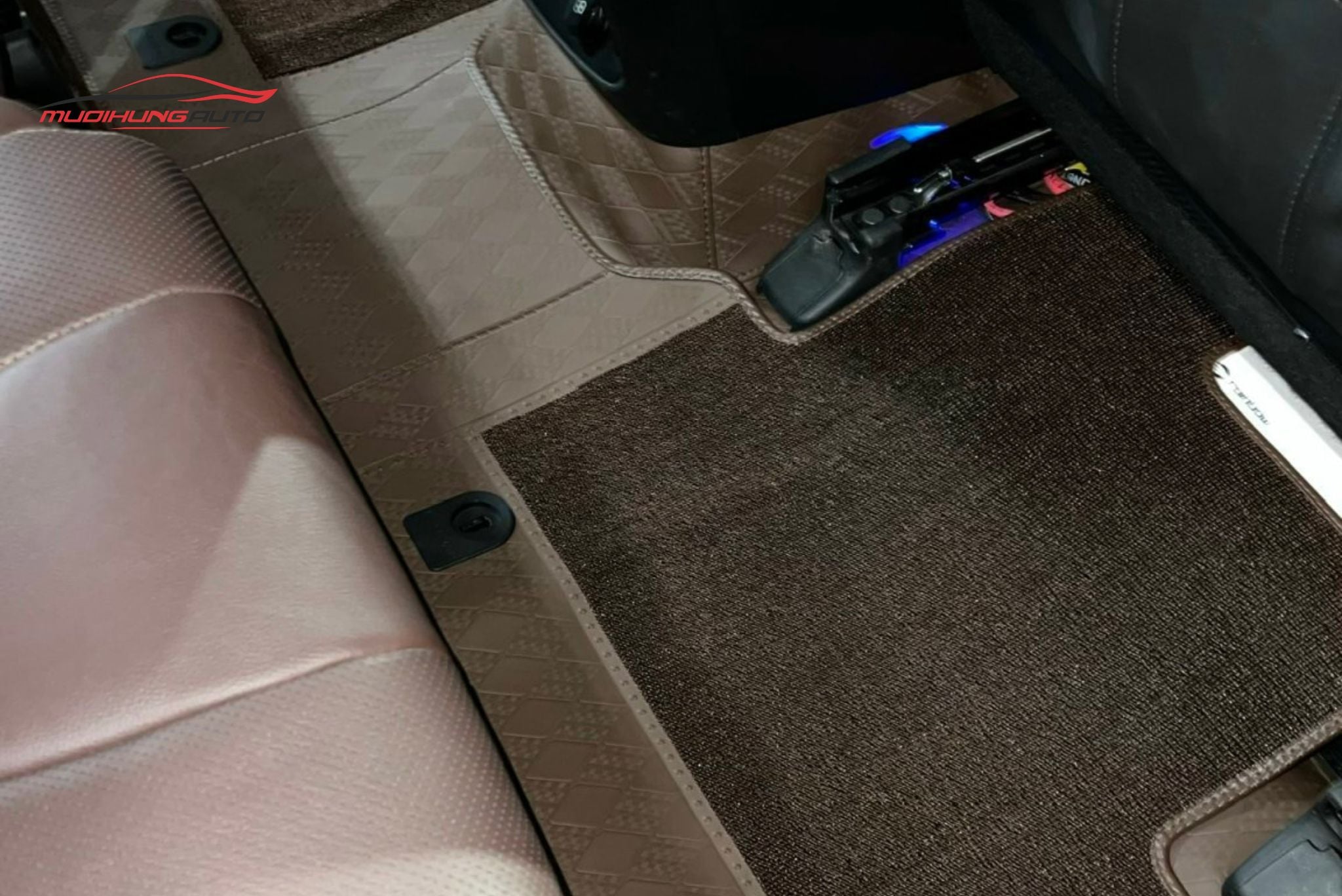 Lót sàn Lavor hàng ghế 2 cho xe Hyundai Santafe