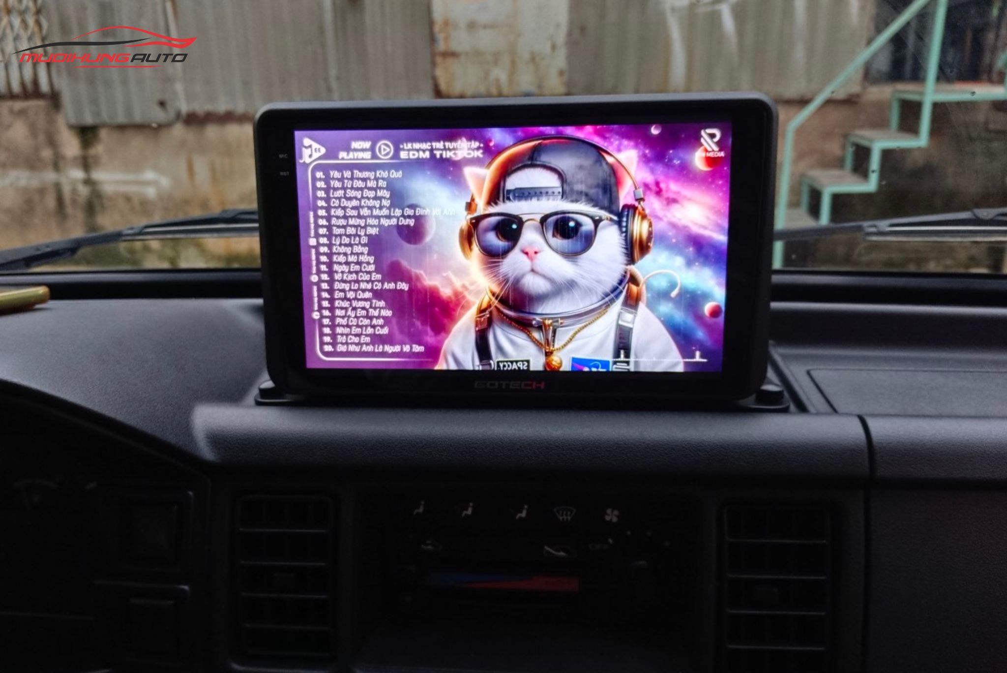 Lắp Màn Hình Gotech GT2K Cho Xe Ô Tô Suzuki Super Carry Blind Van