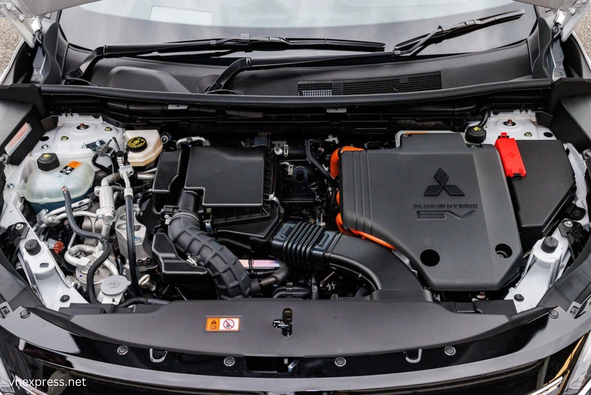 Mitsubishi Outlander 2025 - Đánh Giá Chung, Thông Số, Giá Lăn Bánh Mới Nhất 5/2025