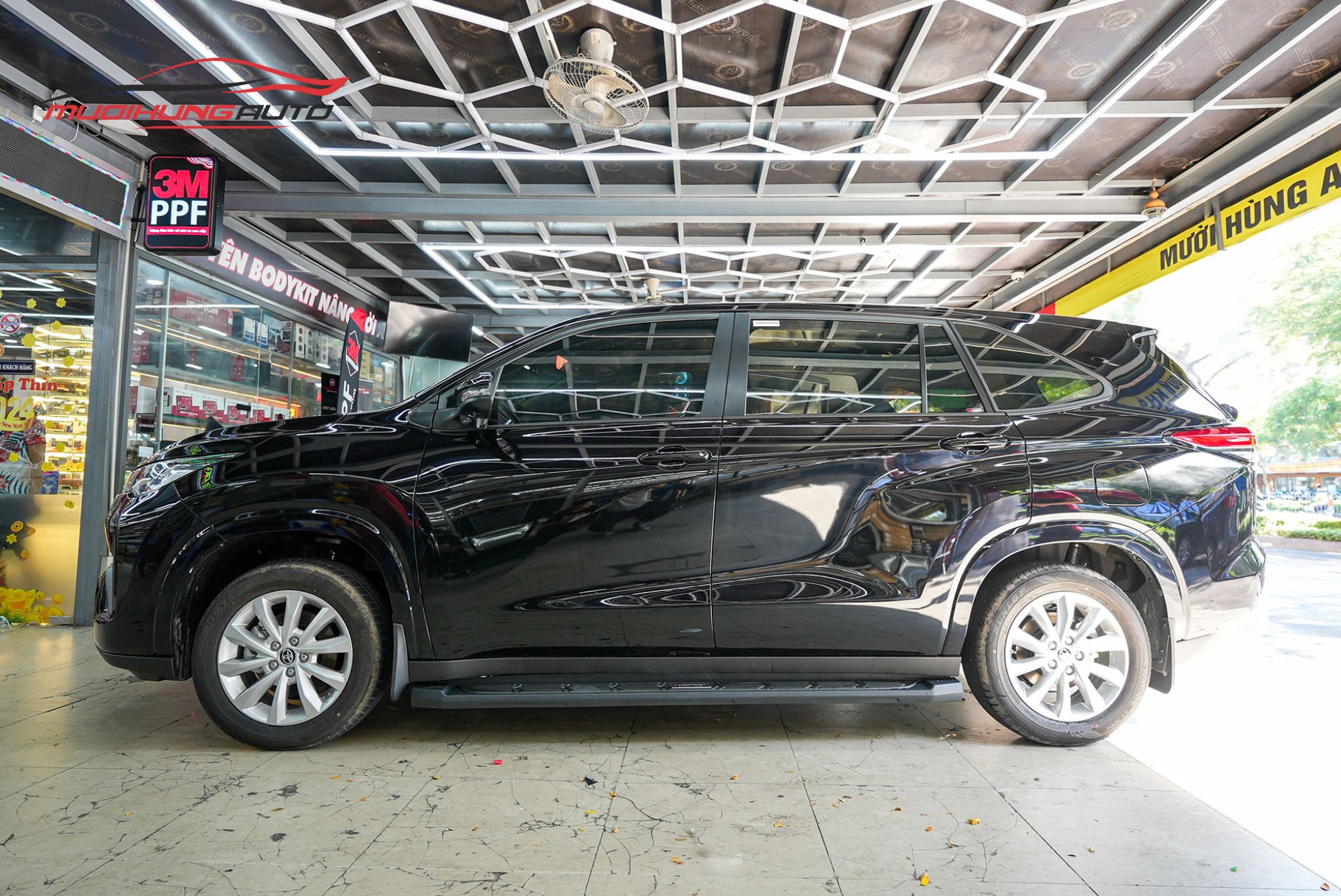 Top 10+ Mẫu Bệ Bước Toyota Innova Bền Đẹp Nhất 2025