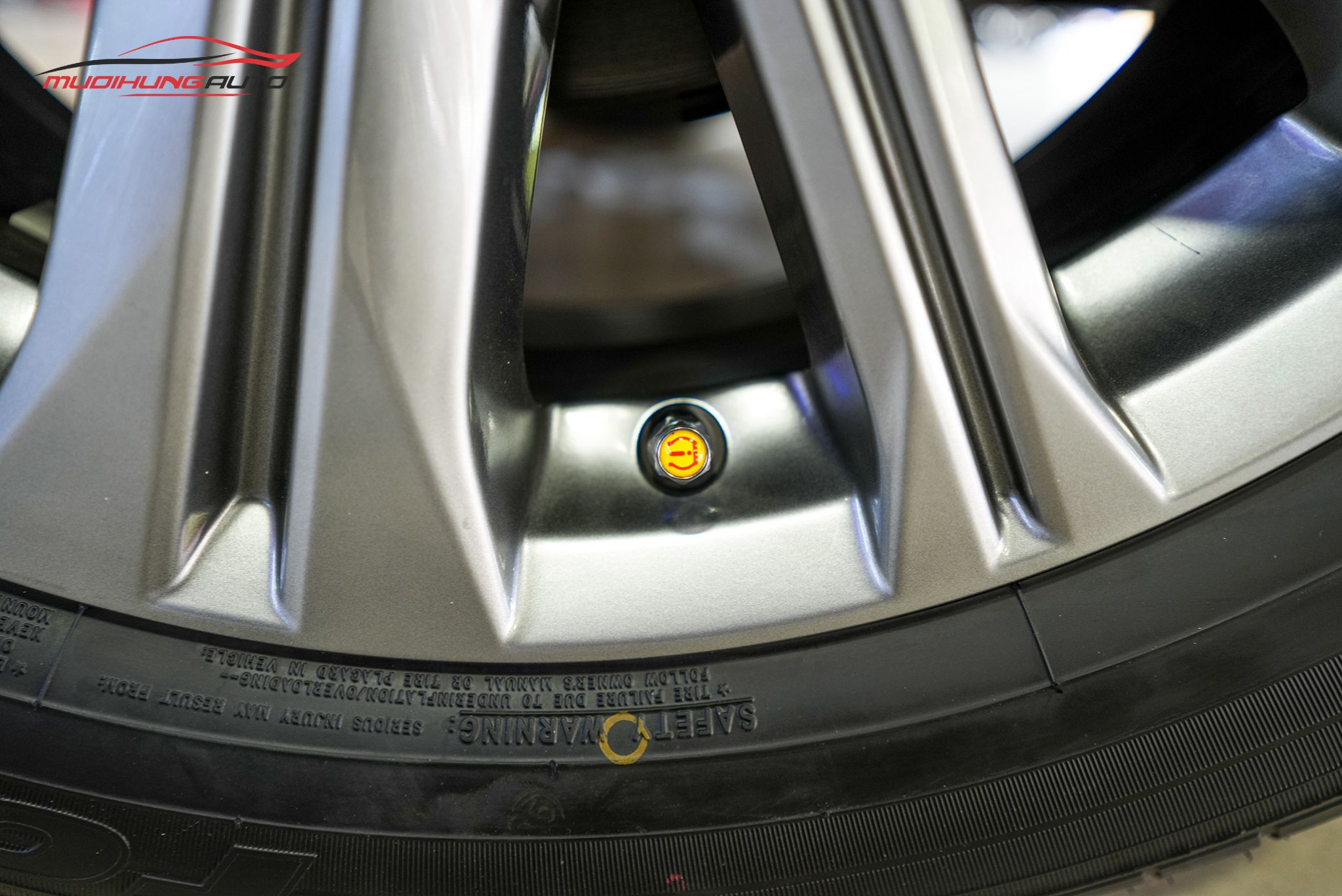 Lắp TPMS ICAR Ellisafe J3 cho xe Mazda CX-8