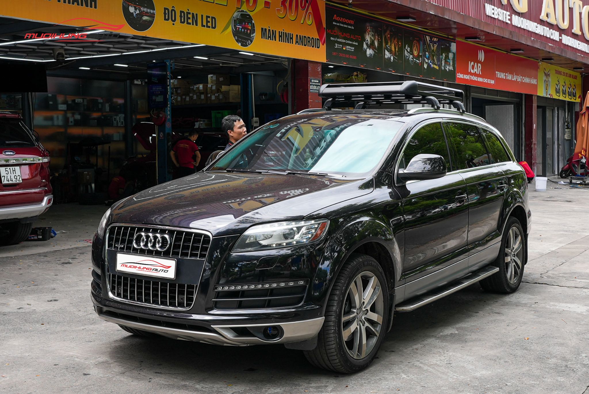Lắp baga mui Yaki 127cm CP-307 xe Audi Q7 2011