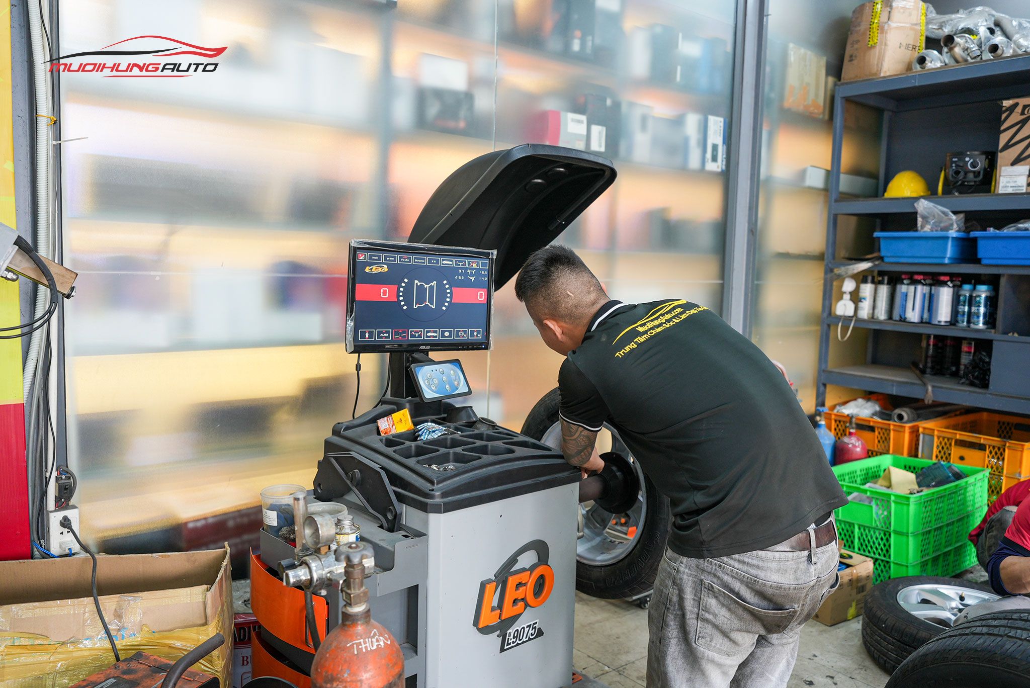 Mút tiêu âm chống nổ lốp ô tô size 195