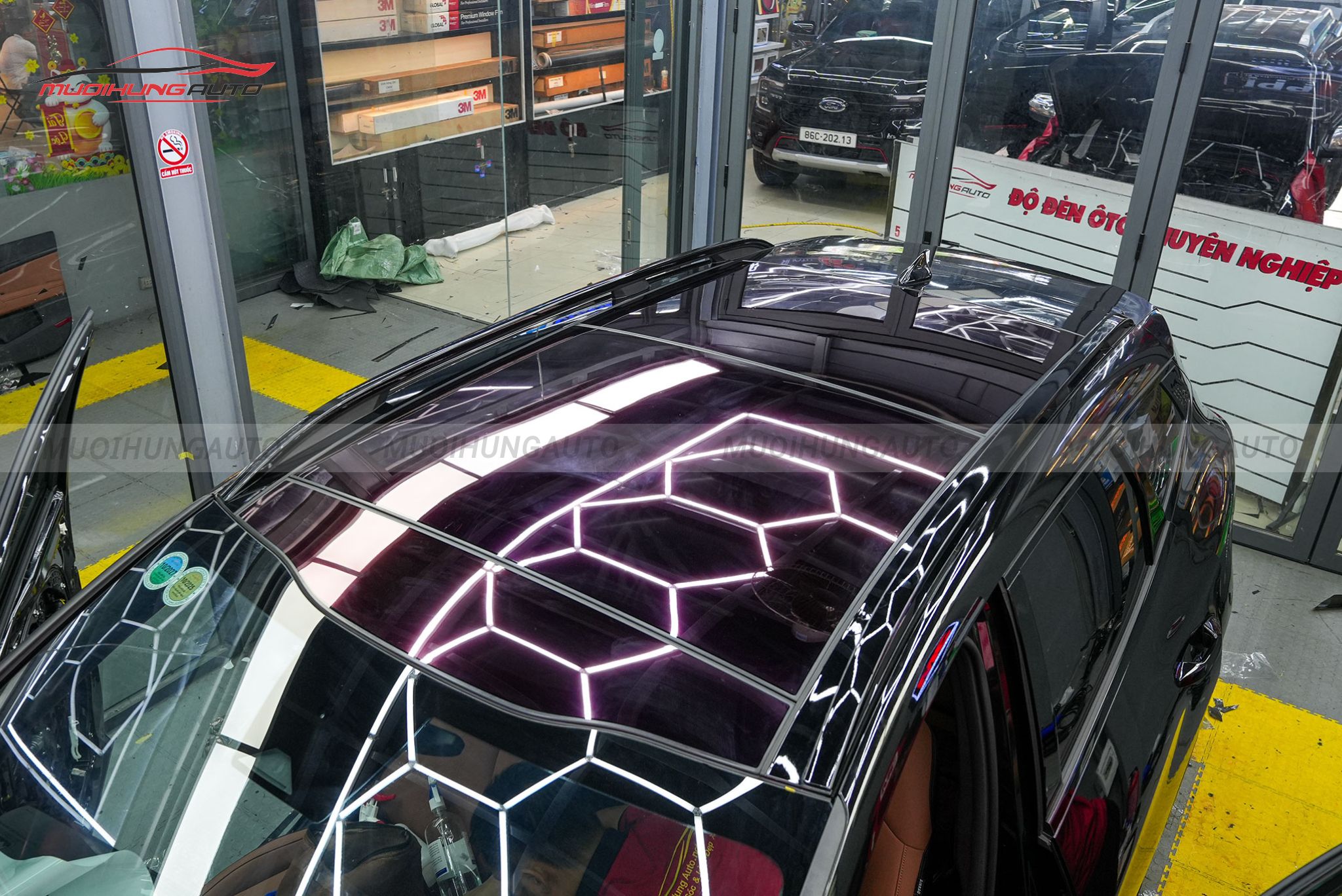 Dán phim PPF TPU SUNROOF cách nhiệt cửa sổ trời cho xe Kia Sportage 2024