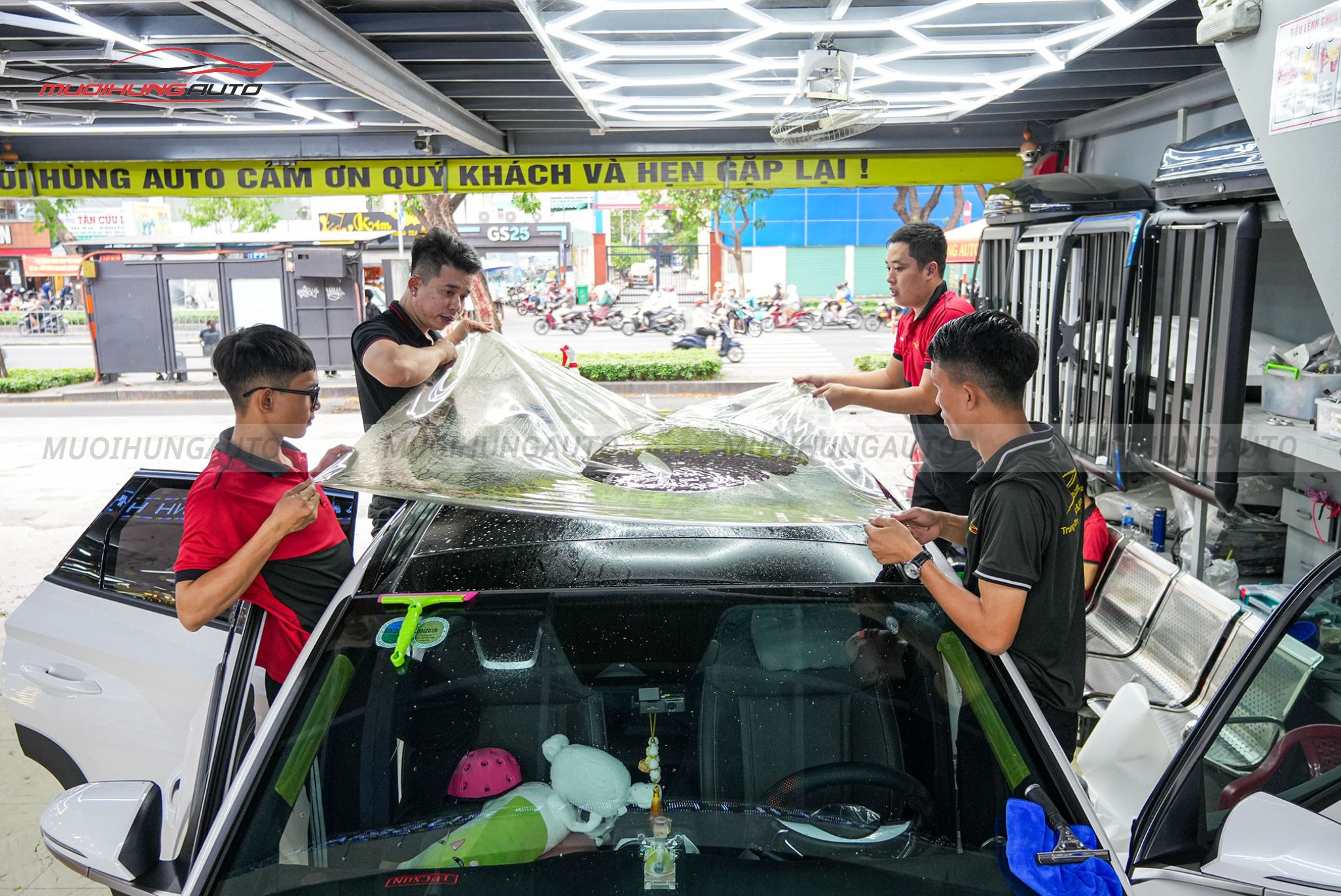 Dán phim PPF TPU Sunroof cách nhiệt cửa sổ trời ô tô Hyundai Tucson 2024