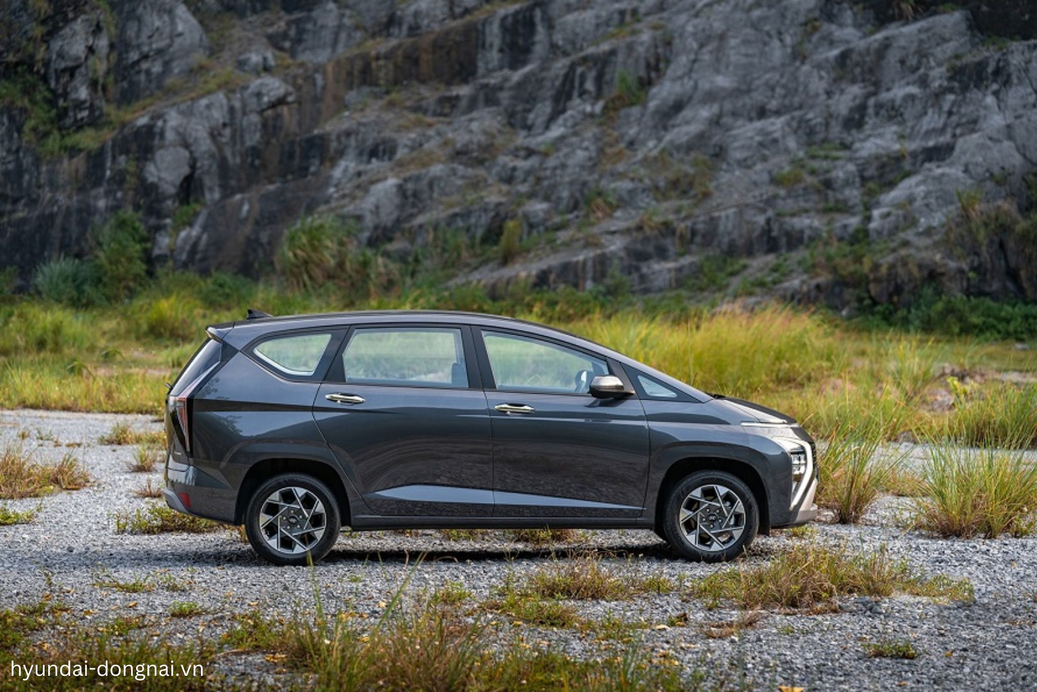 Hyundai Stargazer 2025 - Đánh giá chung, thông số, giá lăn bánh mới nhất 3/2025