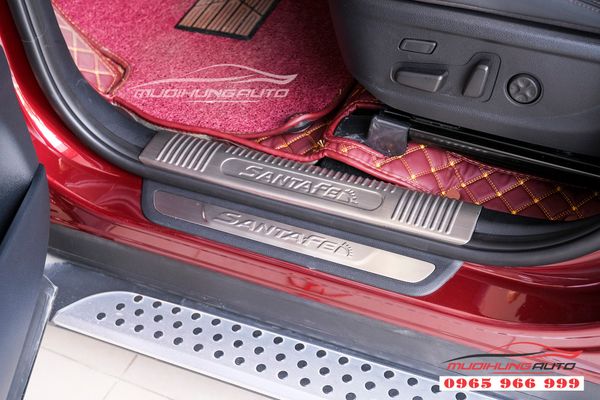 Nẹp bước chân chống trầy Hyundai Santafe 2019  chính hãng 07