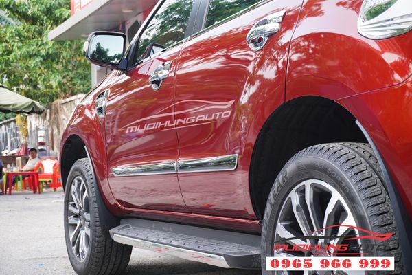 Nẹp hông zin theo xe Ford Everest 2019 chính hãng 02