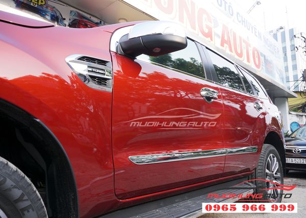 Nẹp hông zin theo xe Ford Everest 2019 chính hãng 03