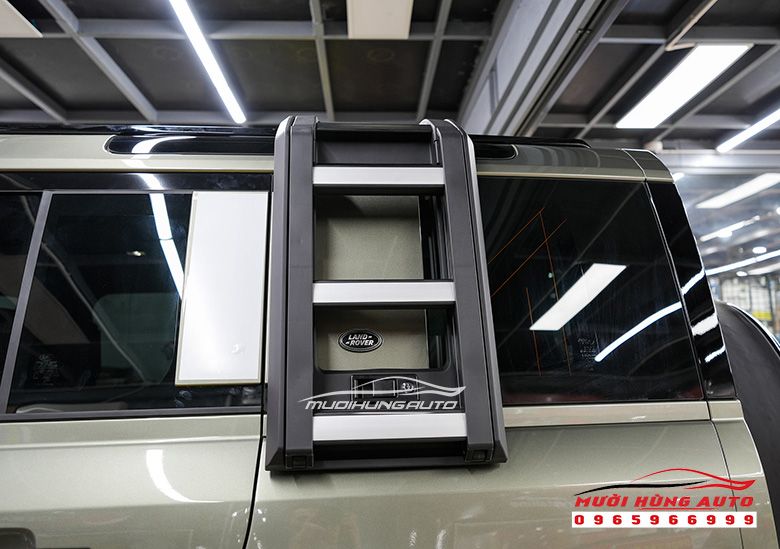 Tổng Hợp Những Món Phụ Kiện Nên Lắp Đặt Cho Xe Range Rover Defender 2022 Chính Hãng