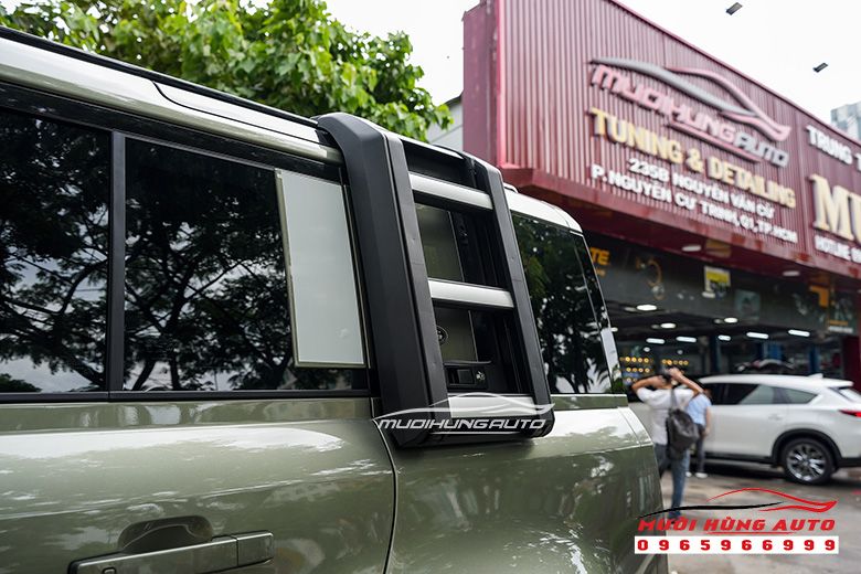 Tổng Hợp Những Món Phụ Kiện Nên Lắp Đặt Cho Xe Range Rover Defender 2022 Chính Hãng