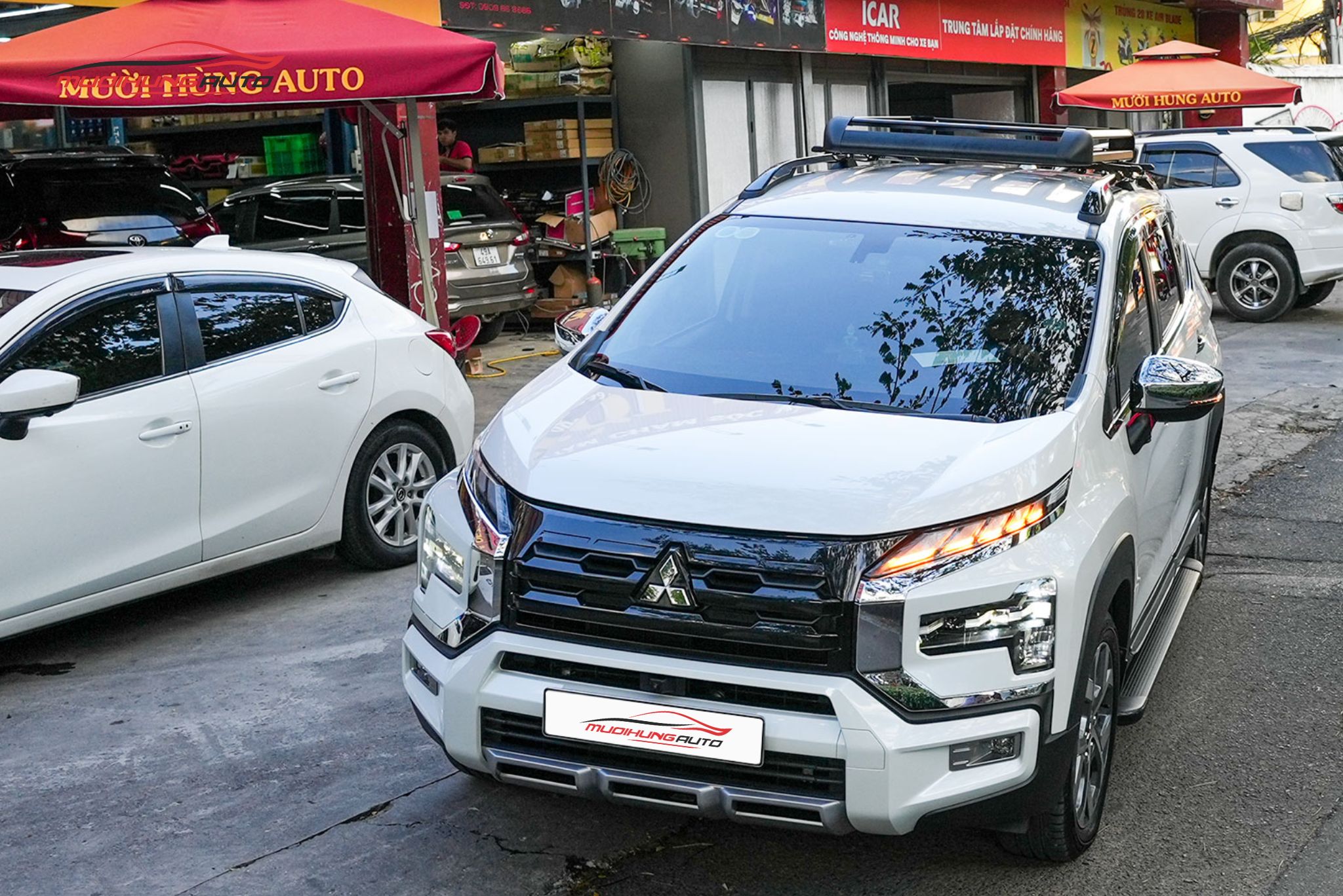 Lắp baga mui Yaki 127cm CP-307 cho ô tô Mitsubishi Xpander Cross 2024