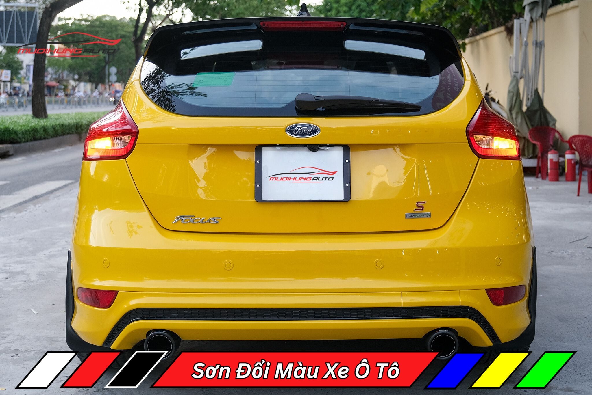 Đổi màu sơn ô tô Ford Focus tại Mười Hùng Auto