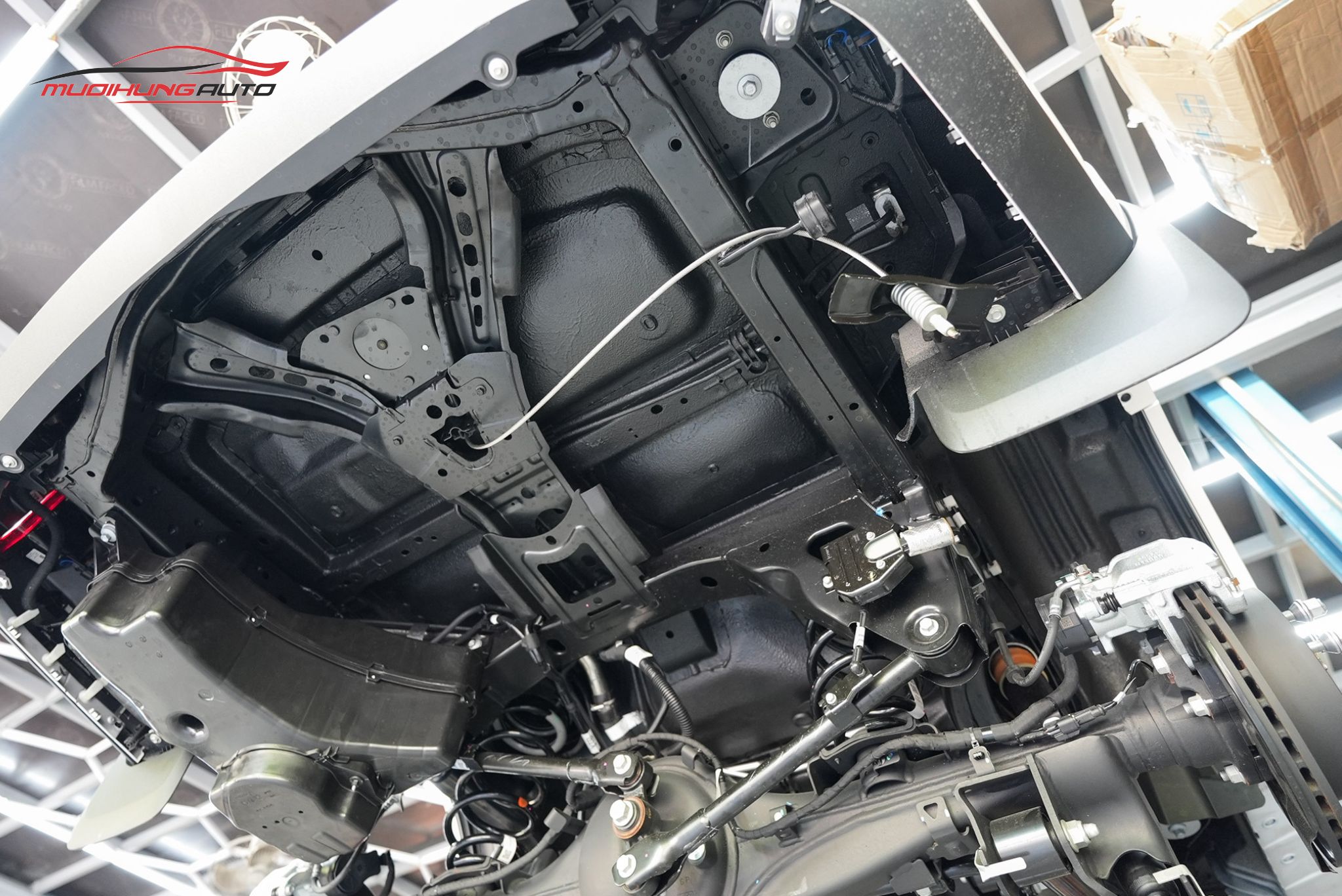 Phủ Gầm Xe Ford Everest 2024