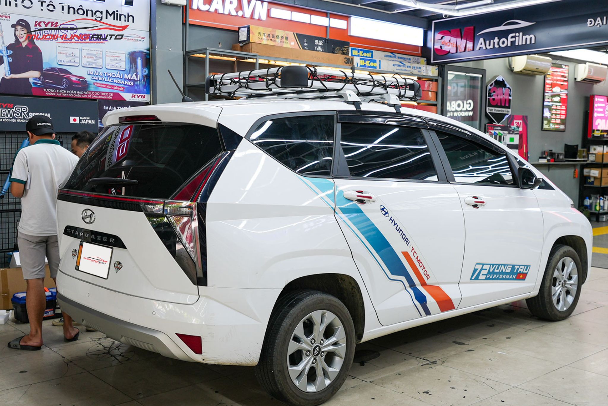 Lắp baga mui Yaki 127cm CP-307 cho ô tô Hyundai Stargazer 2023