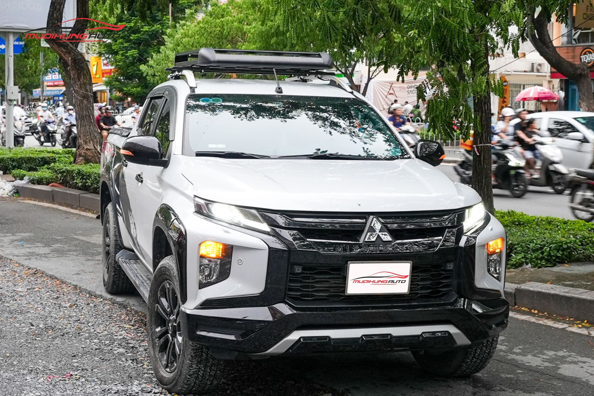 Lắp baga mui Yaki 127cm CP-307 cho ô tô Mitsubishi Triton 2022