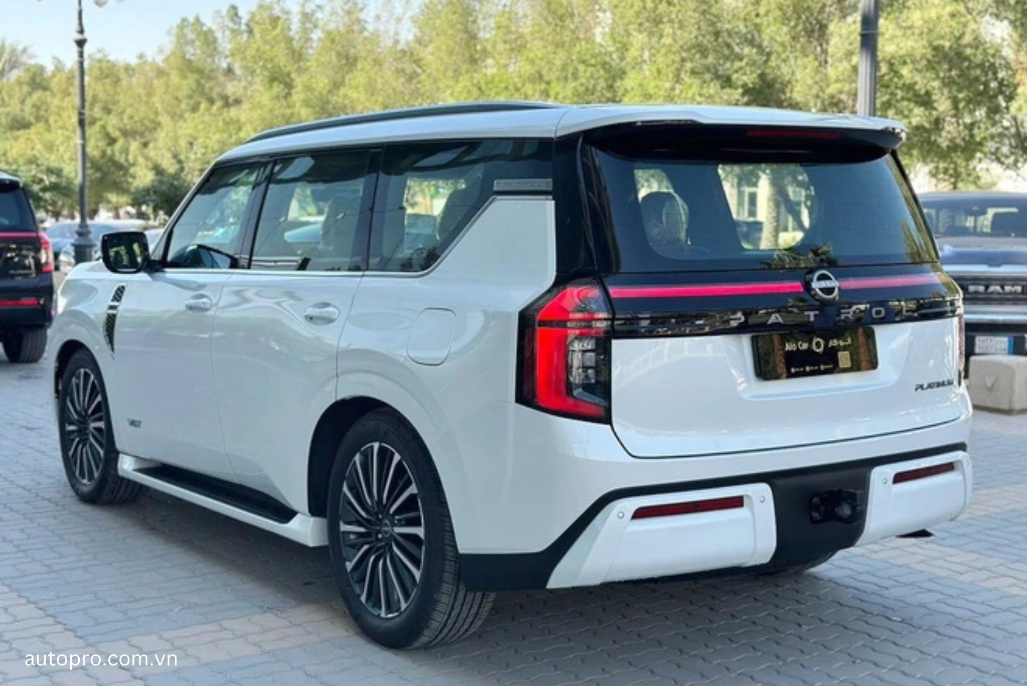 Nissan Patrol 2025 thiết kế cản sau góc cạnh