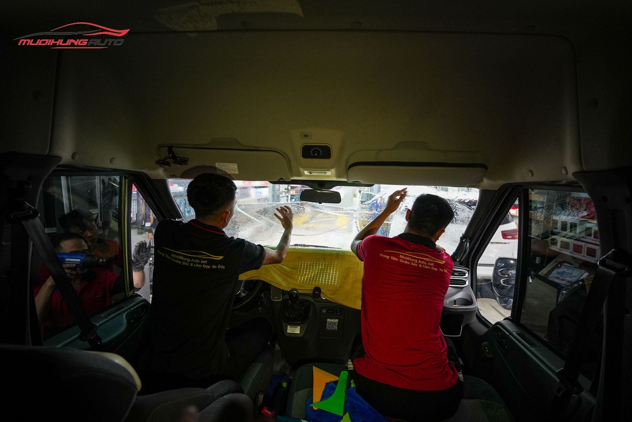 Phim cách nhiệt 3M chính hãng Ford Transit 2024