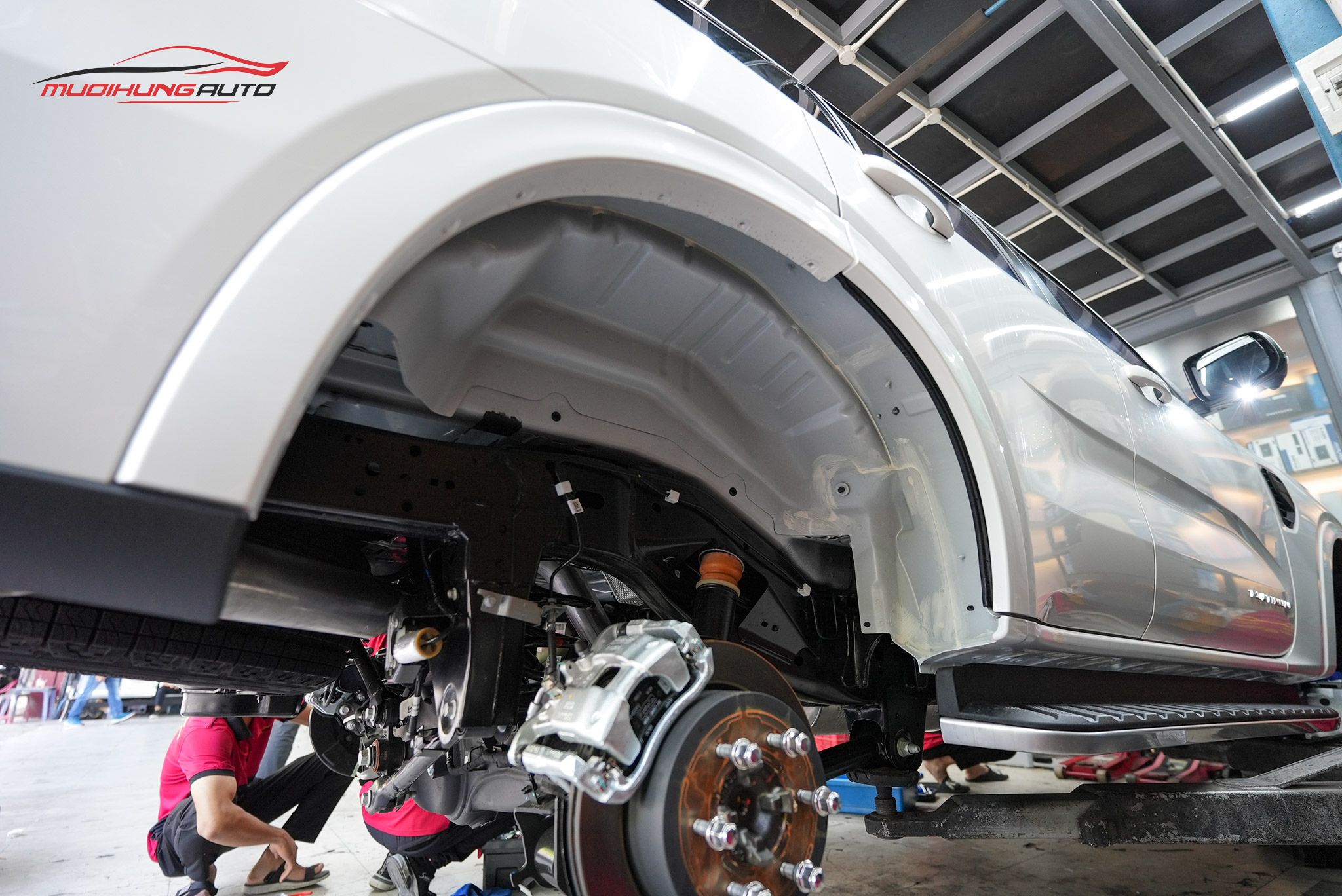 Phủ Gầm Xe Ford Everest 2024