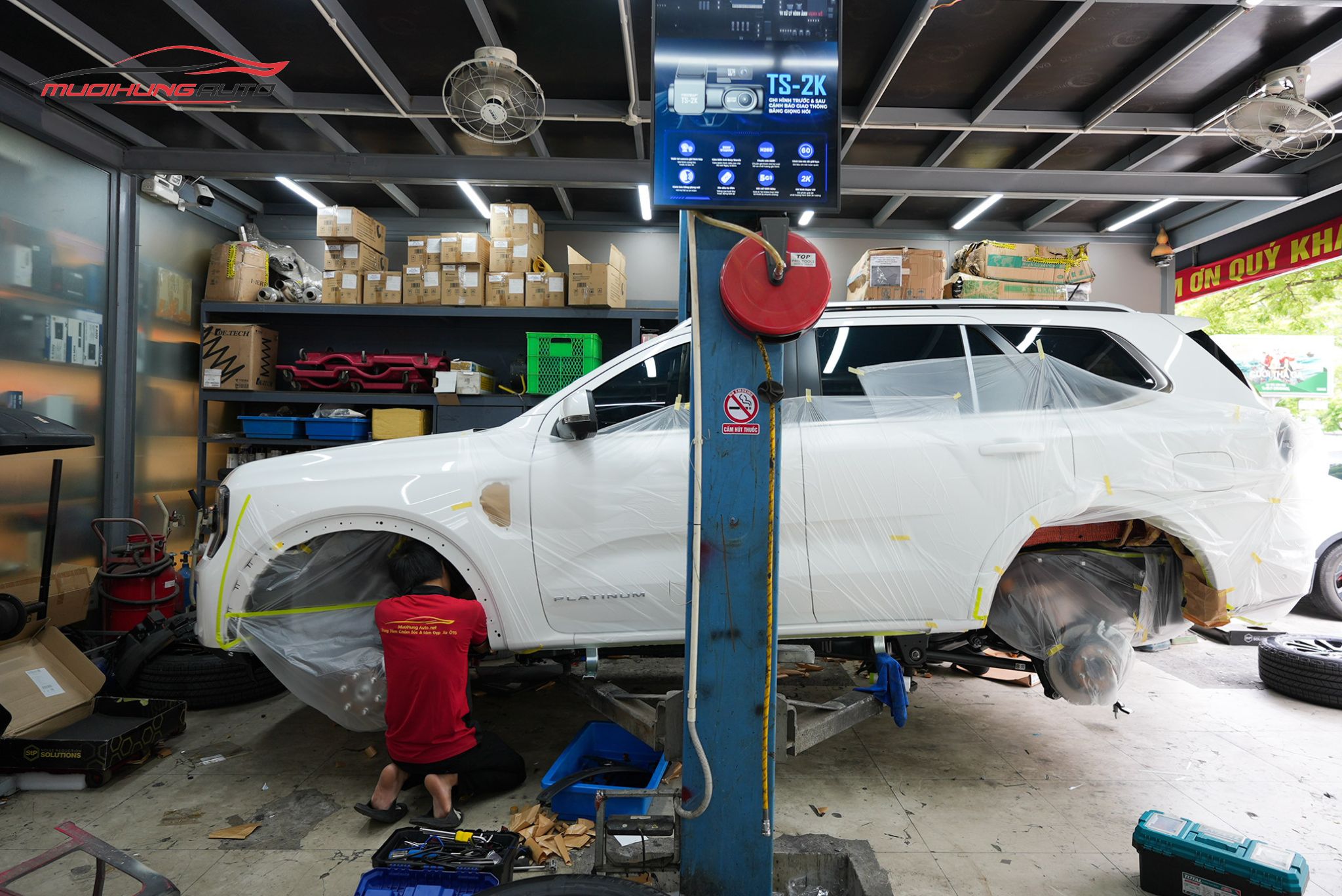 Phủ Gầm Xe Ford Everest 2024