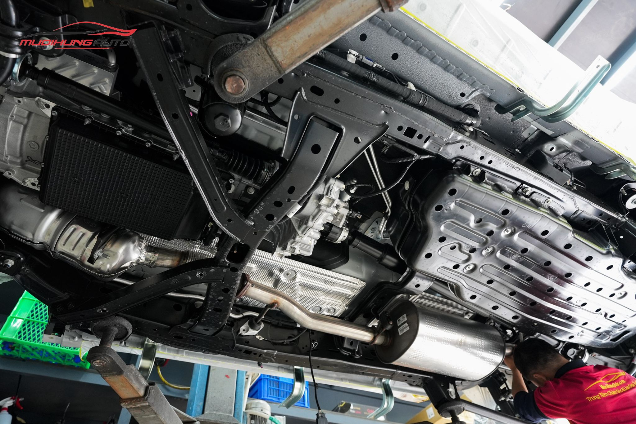 Phủ Gầm Xe Ford Everest 2024