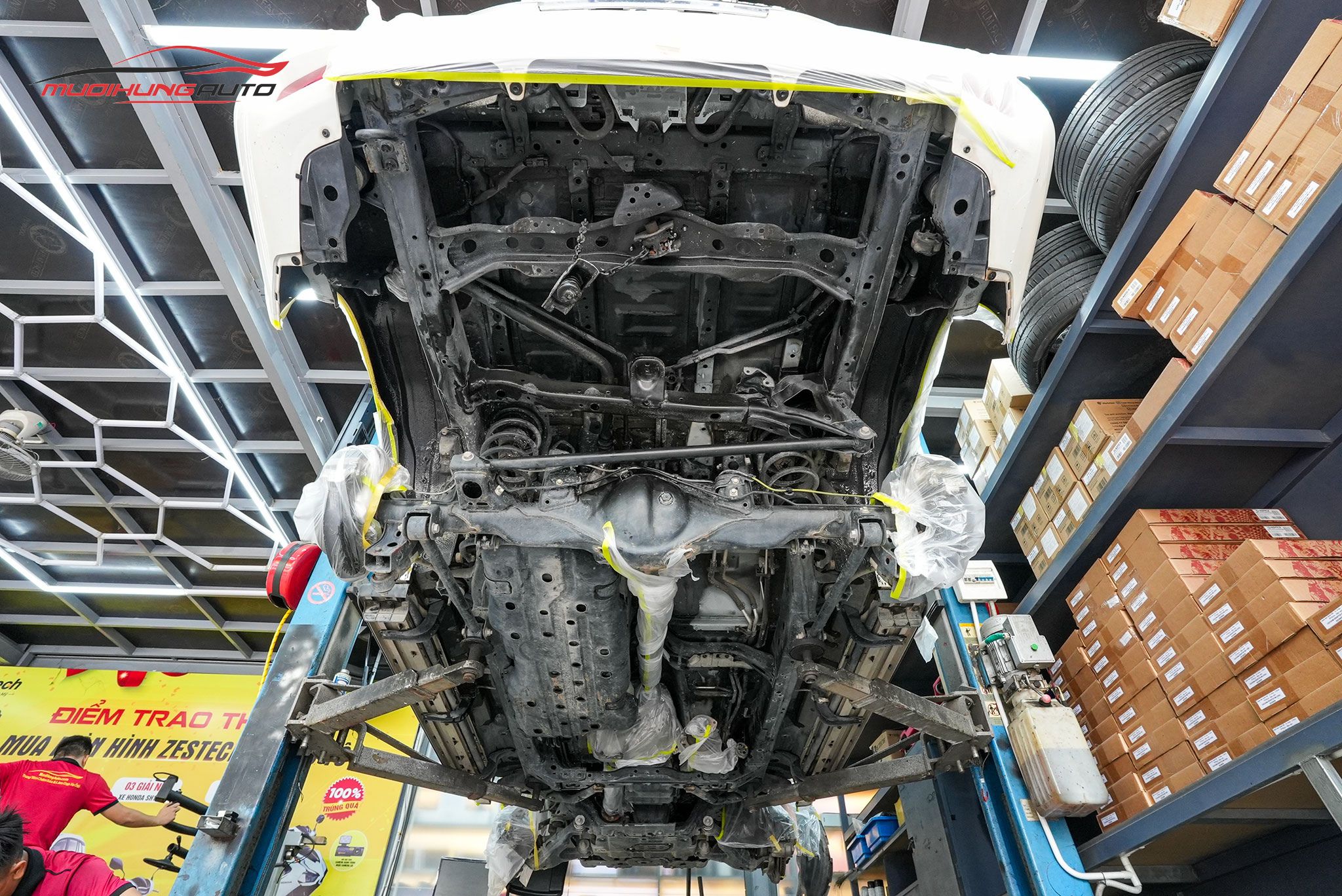 Phủ Gầm Xe Land Cruiser Prado 2020