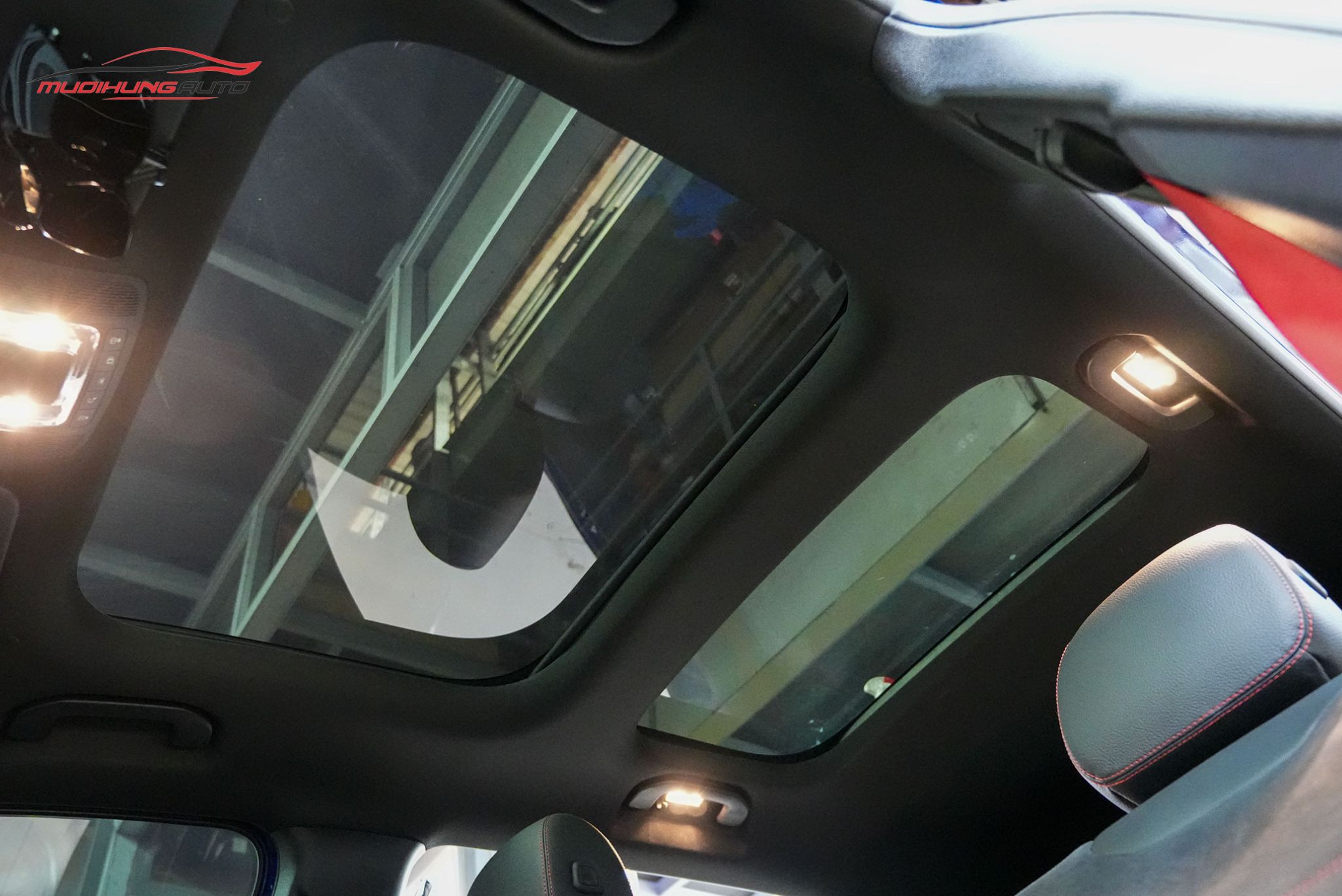 Trước khi dán phim PPF TPU SUNROOF cách nhiệt cửa sổ trời cho Mercedes GLC300 4Matic 2022