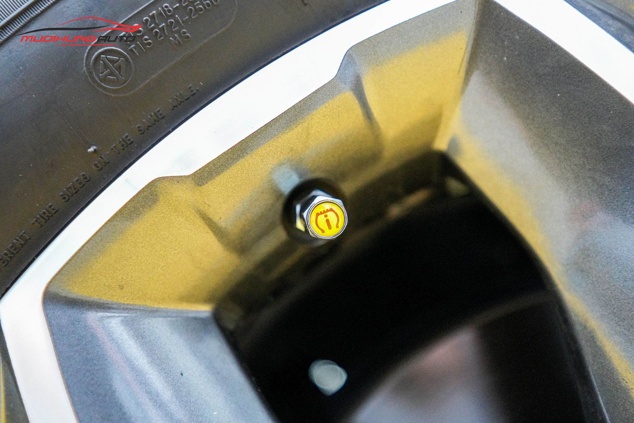 Lắp TPMS ICAR Ellisafe C397 cho xe Honda CRV