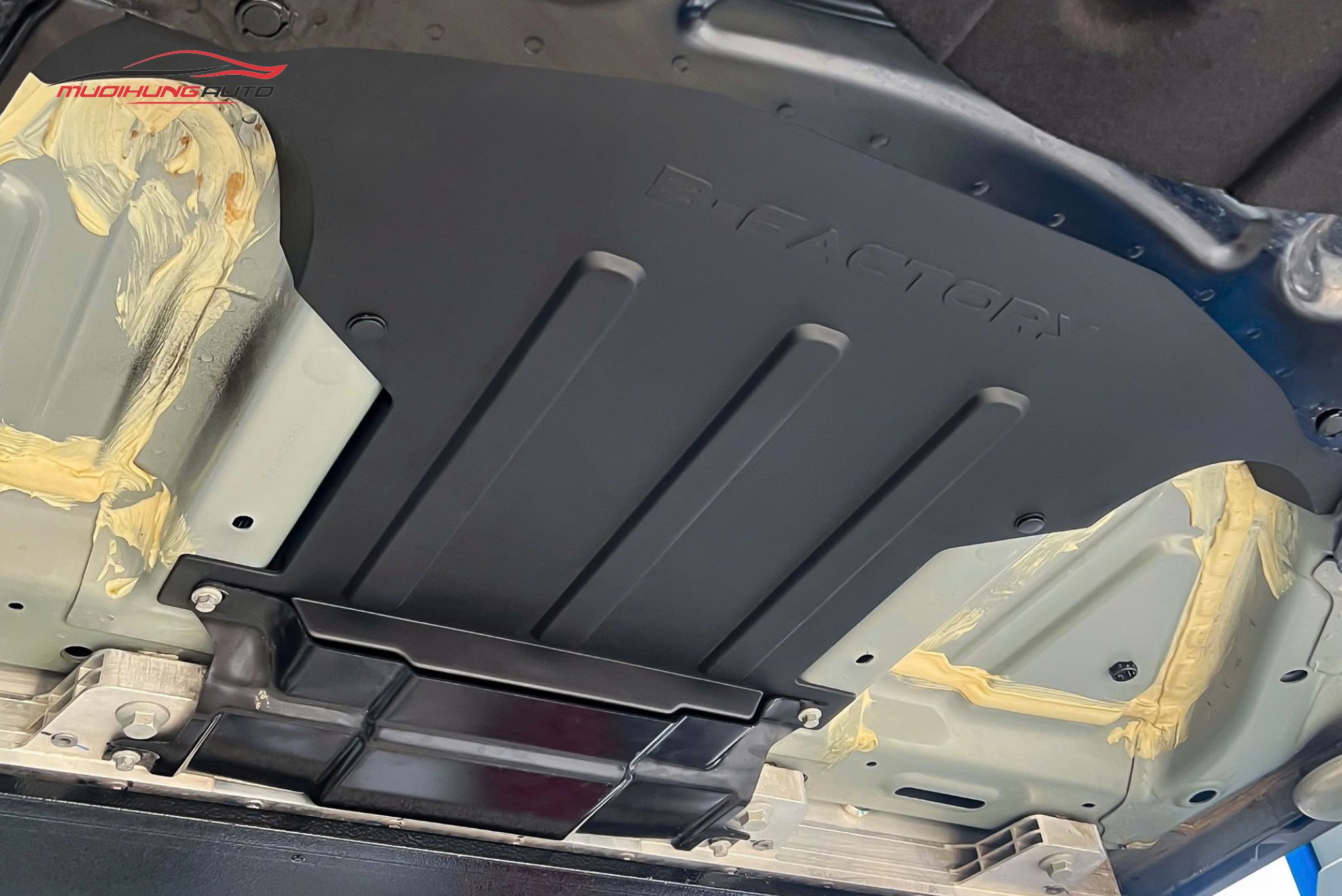 Tấm che dây cáp xe VF5 B-Factory