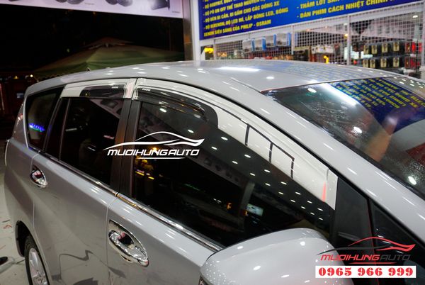 Tay chén cửa Toyota Innova 2019 02