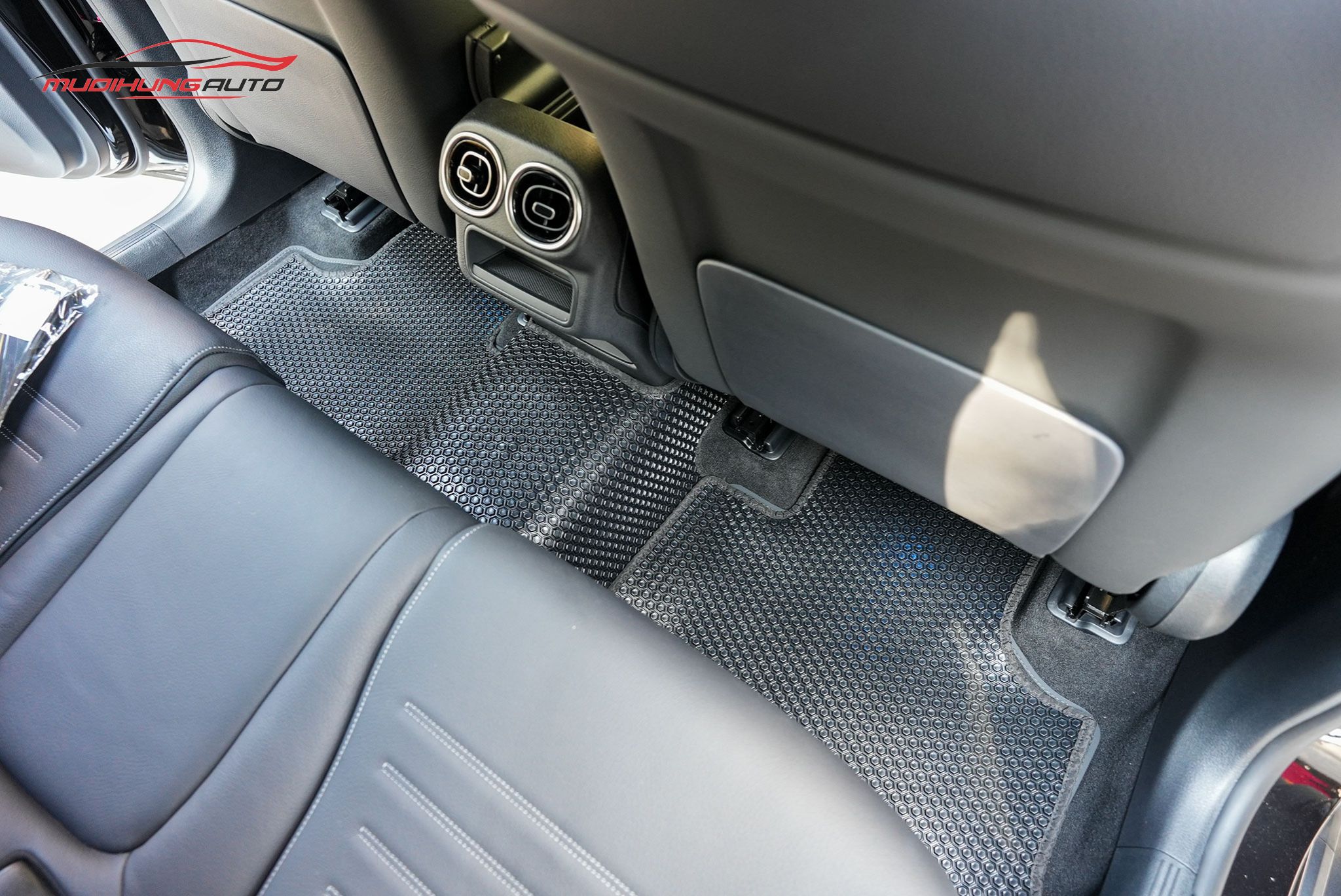 Thảm lót chân Kata ô tô Mercedes C300 2023