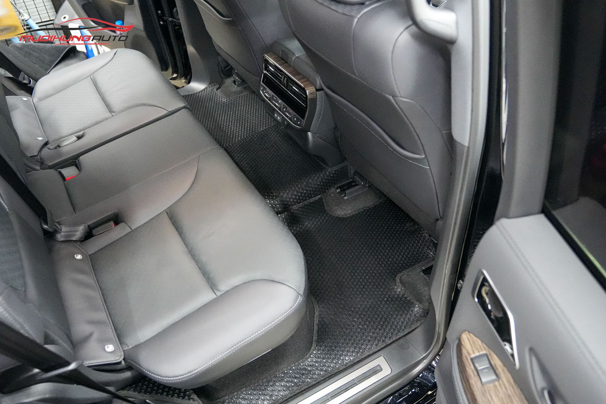 Thảm lót chân Kata ô tô Toyota Land Cruiser LC300 2024