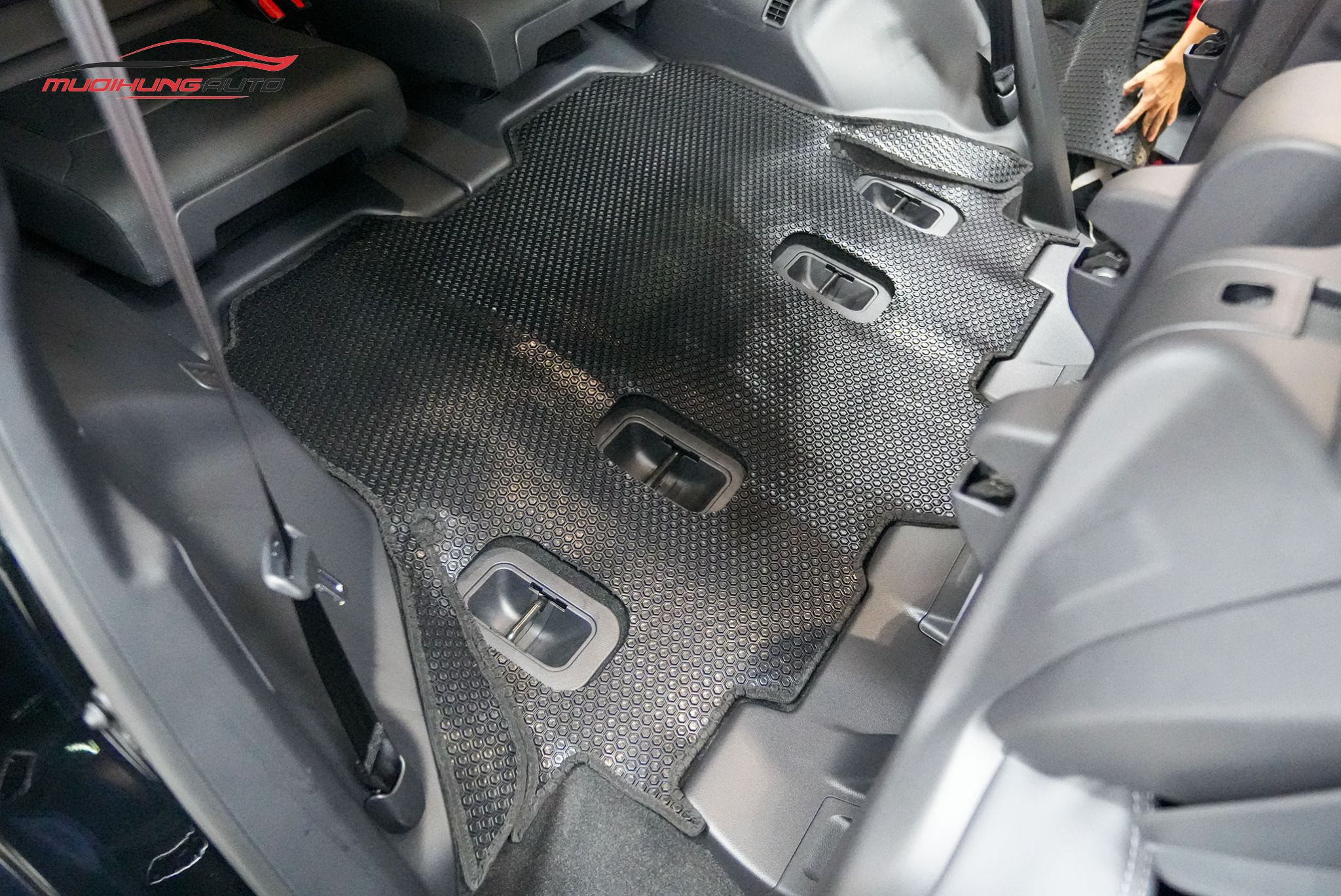 Thảm lót chân Kata xe Toyota Land Cruiser LC300 2024