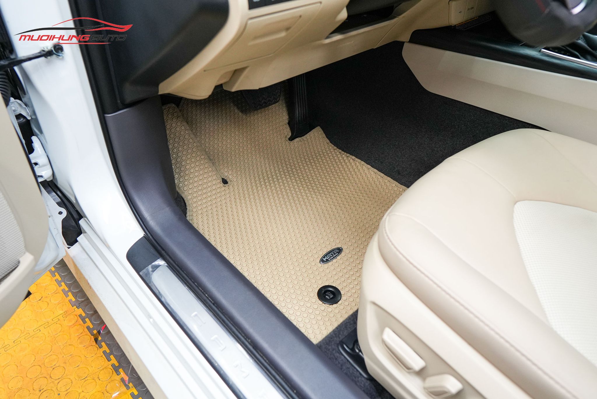 Thảm lót sàn Kata cho Toyota Camry 2024