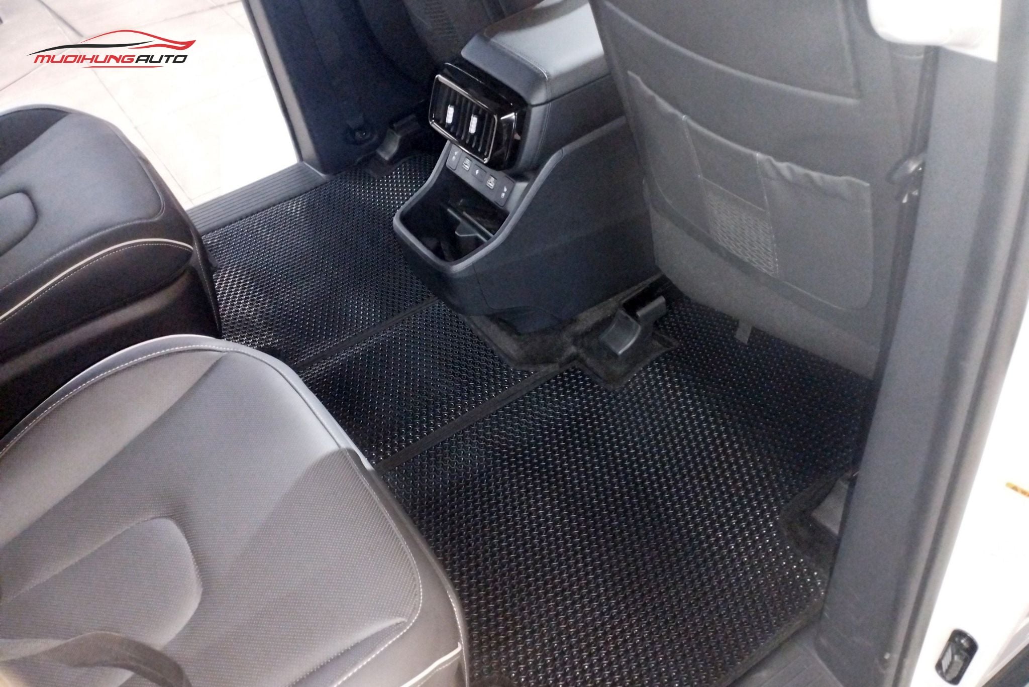 Thảm lót sàn Kata cho xe Hyundai Custin 2023