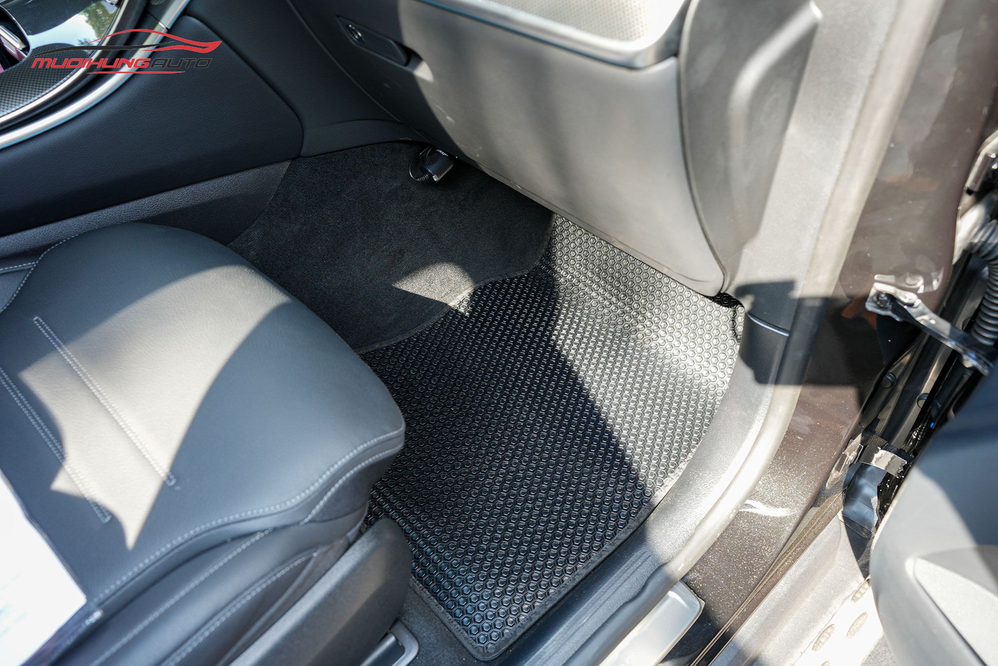 Thảm lót sàn Kata cho xe Mercedes C300 2023