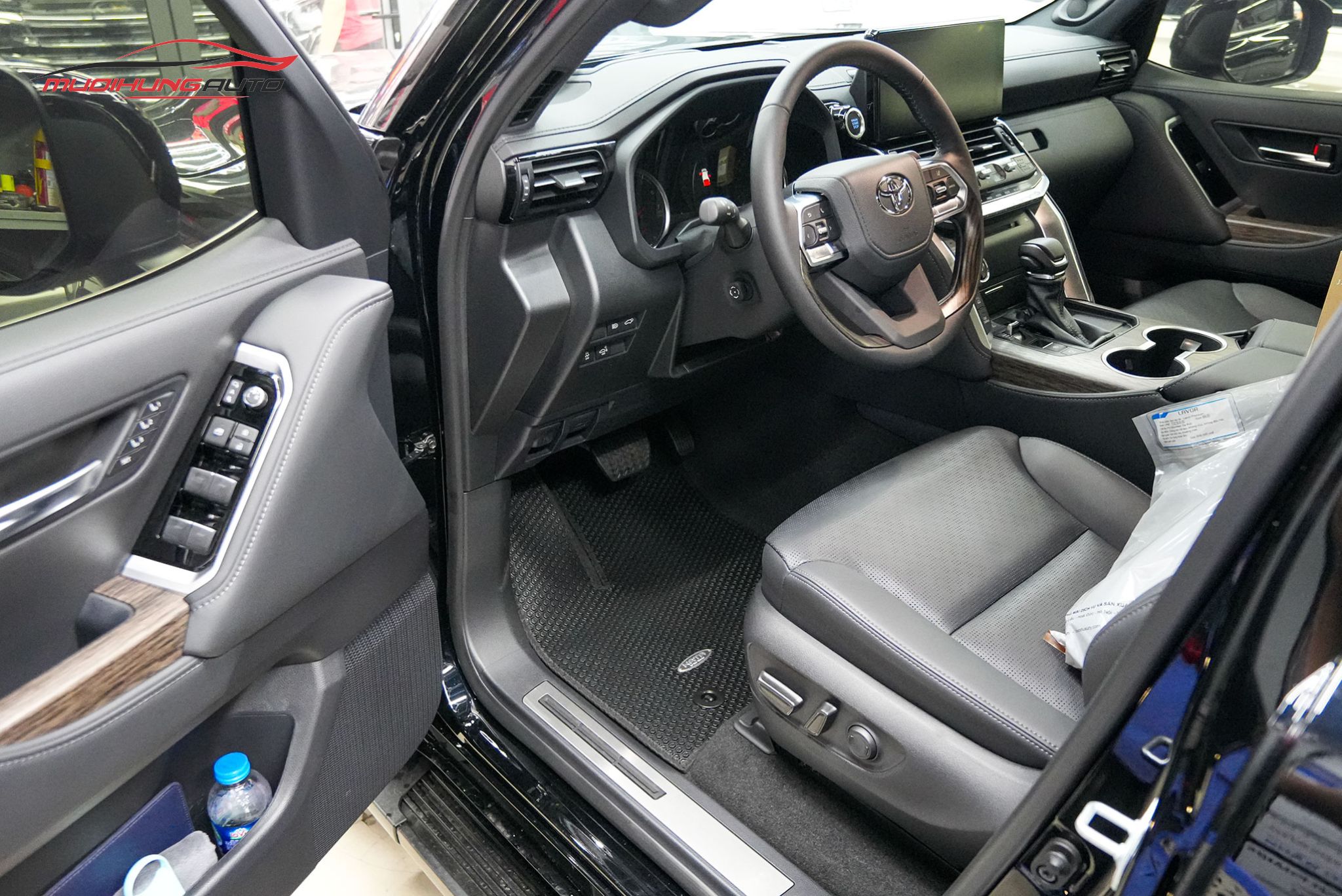 Thảm lót sàn Kata ô tô Toyota Land Cruiser LC300 2024