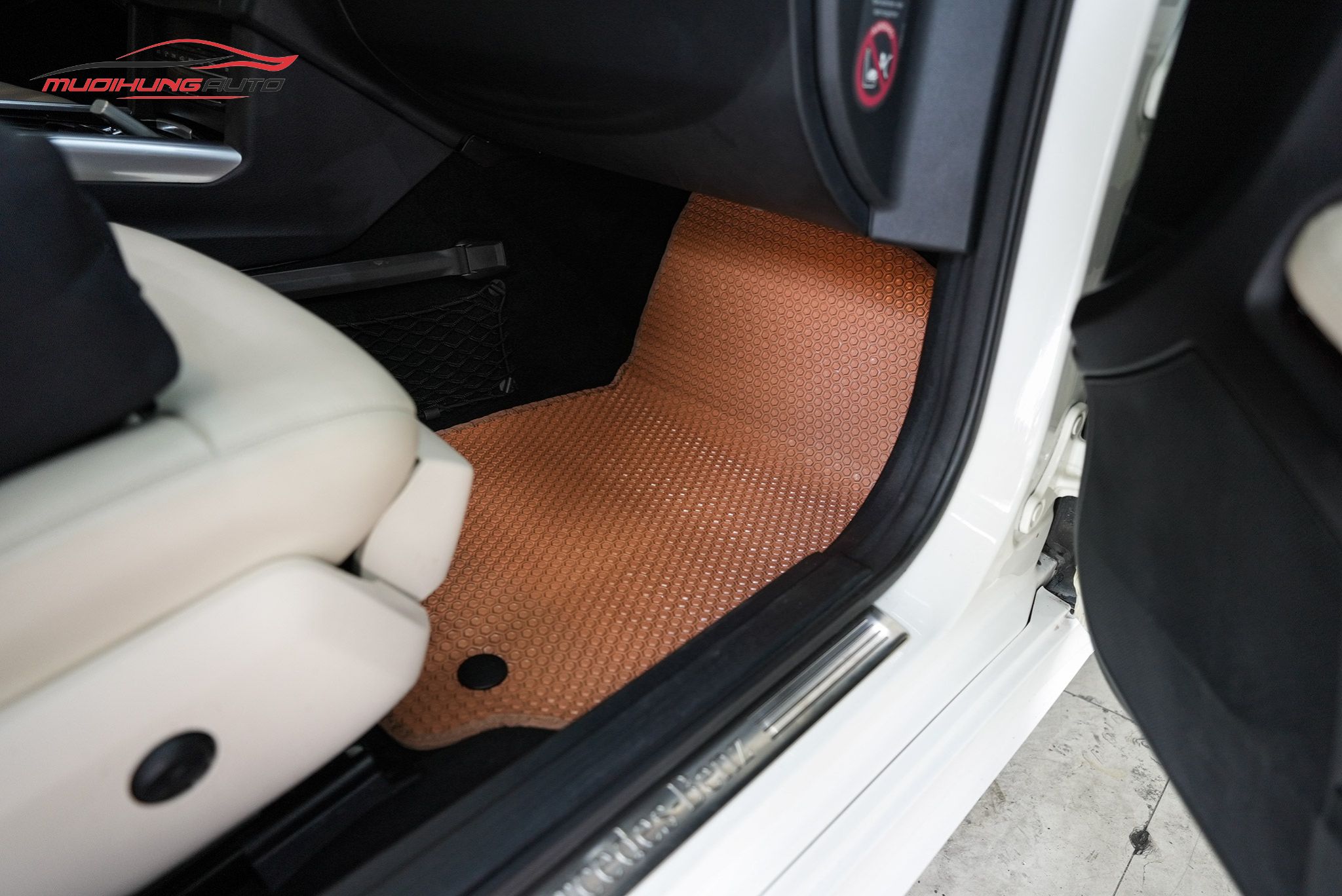 Thảm lót sàn Kata xe Mercedes E250 2015