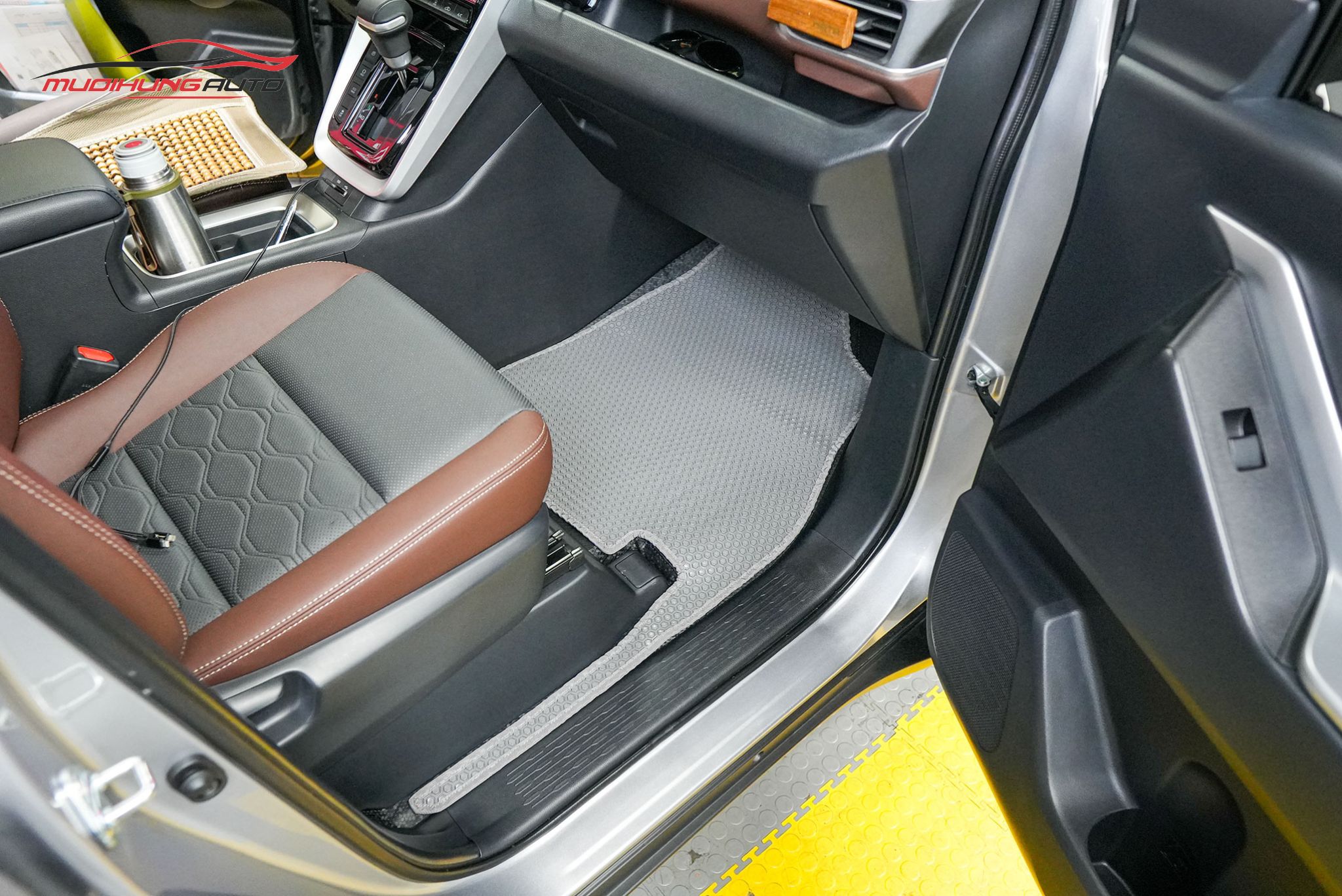 Thảm lót sàn Kata xe Toyota Innova Cross 2024