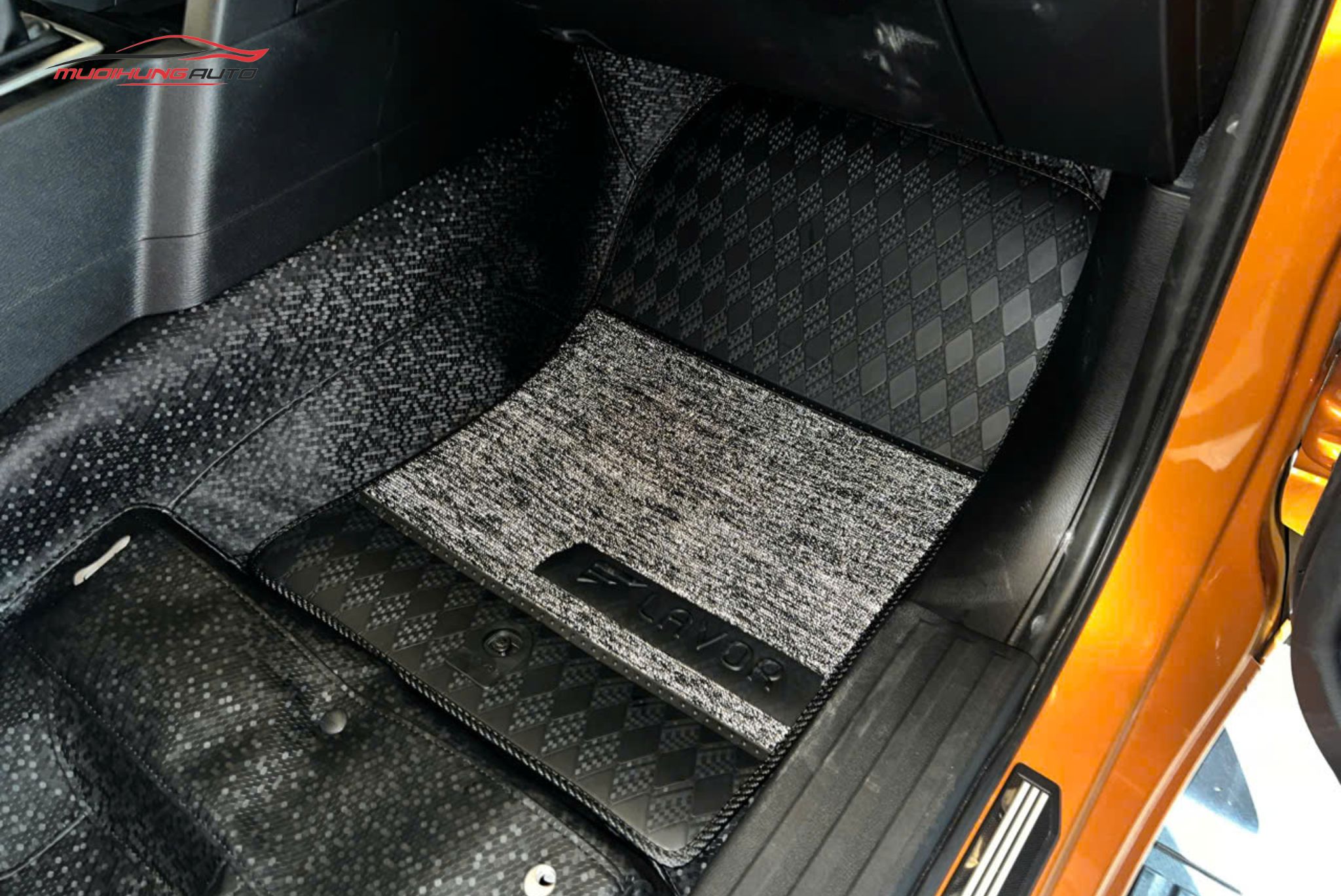 Thảm lót sàn Lavor cho ô tô Mitsubishi Triton 2024