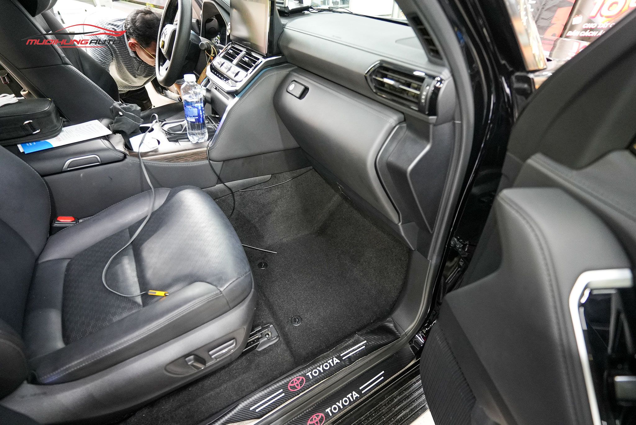 Thảm lót sàn Lavor cho ô tô Toyota Land Cruiser LC300