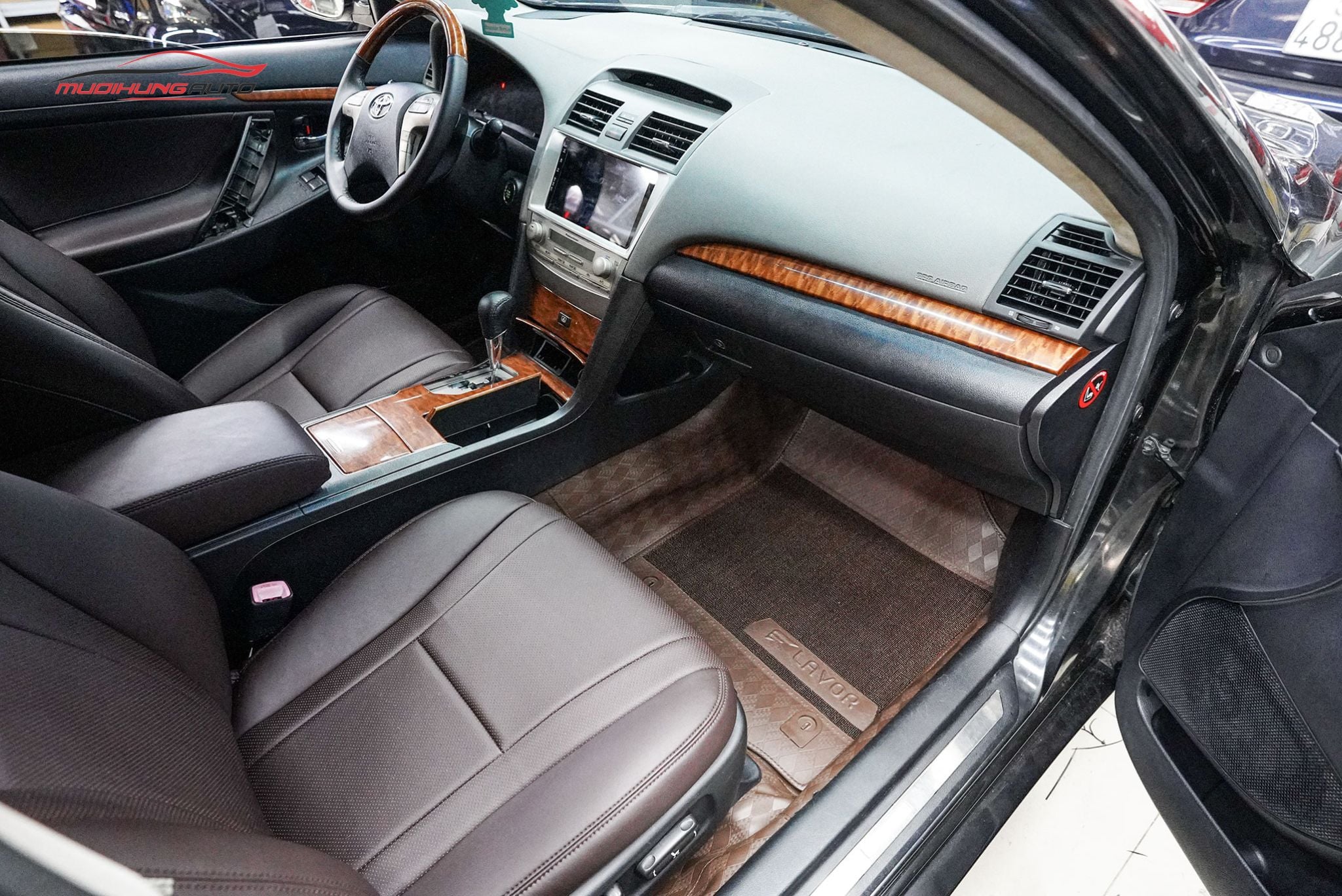 Thảm lót sàn Lavor cho xe hơi Toyota Camry