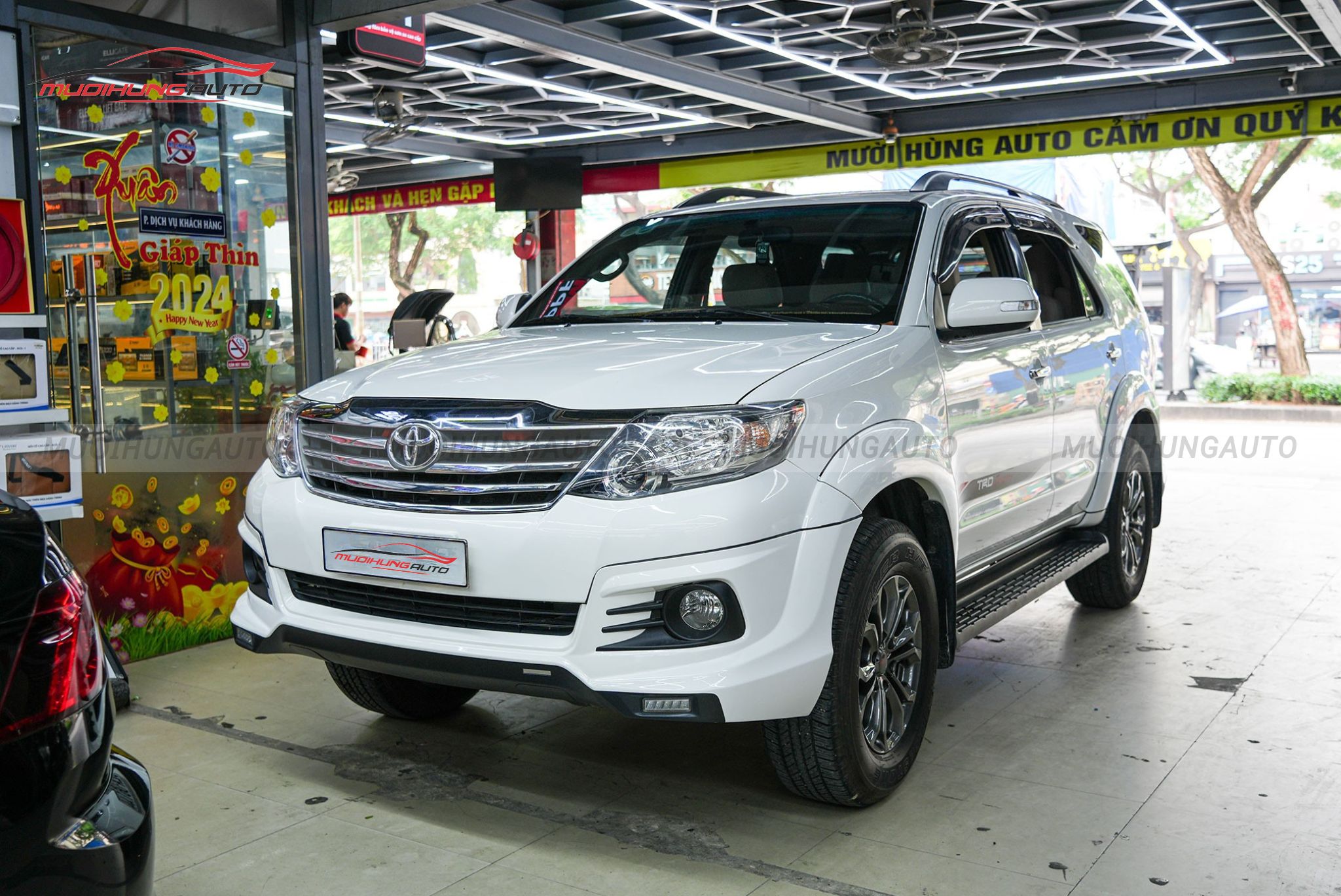Các tùy chọn thảm lót sàn Lavor cho xe Toyota Fortuner 2013