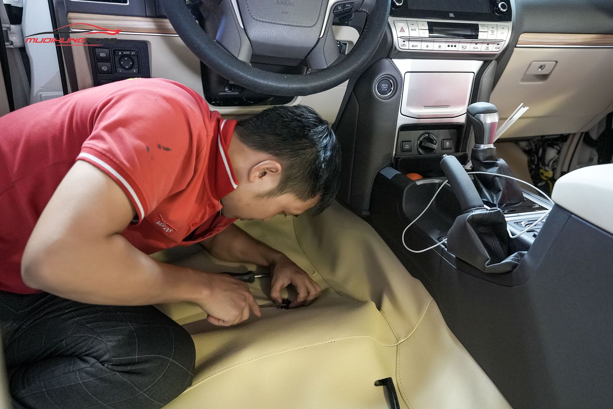 Thảm lót sàn Lavor cho xe Toyota Land Cruiser Prado