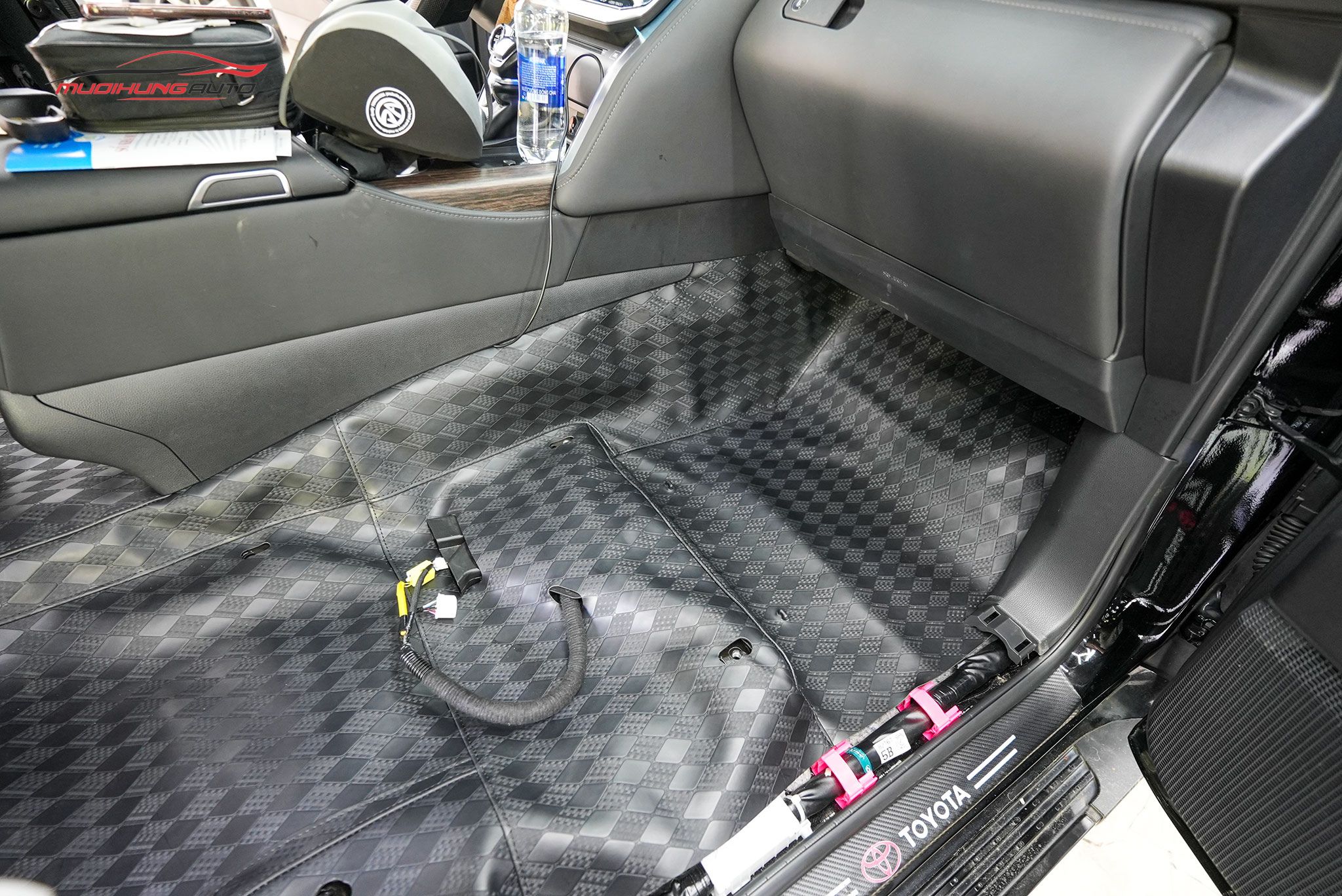 Thảm lót sàn Lavor dành cho Toyota Land Cruiser LC300