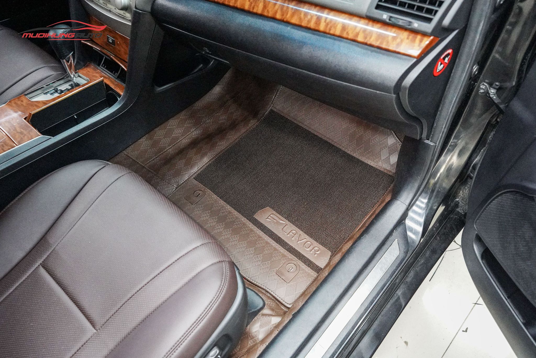 Thảm lót sàn Lavor dành cho xe hơi Toyota Camry