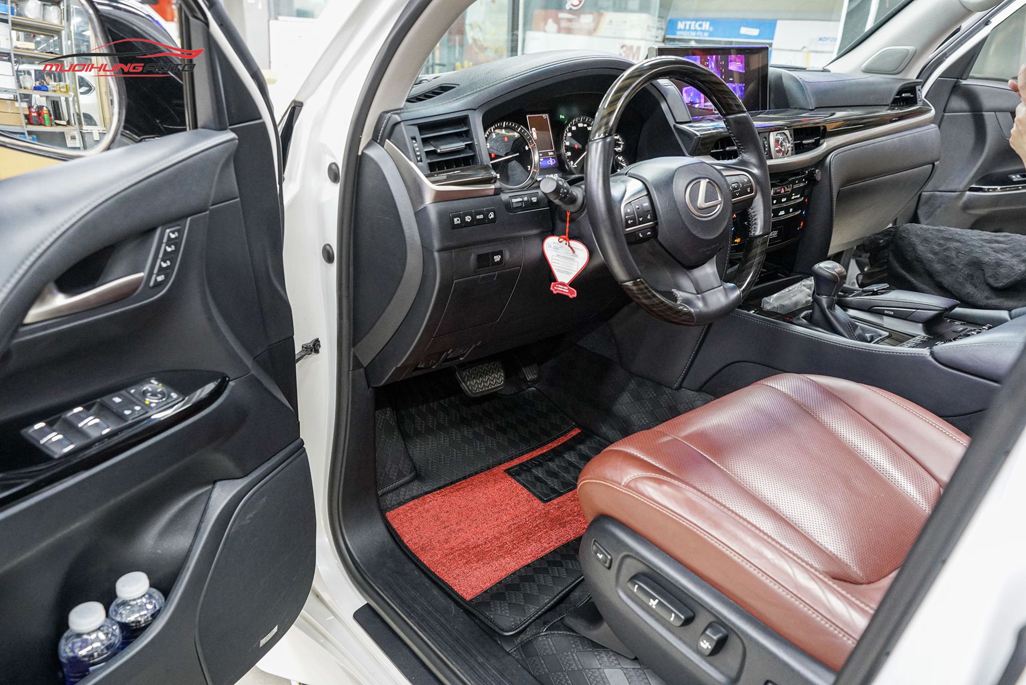 Thảm lót sàn Lavor ô tô Lexus LX570