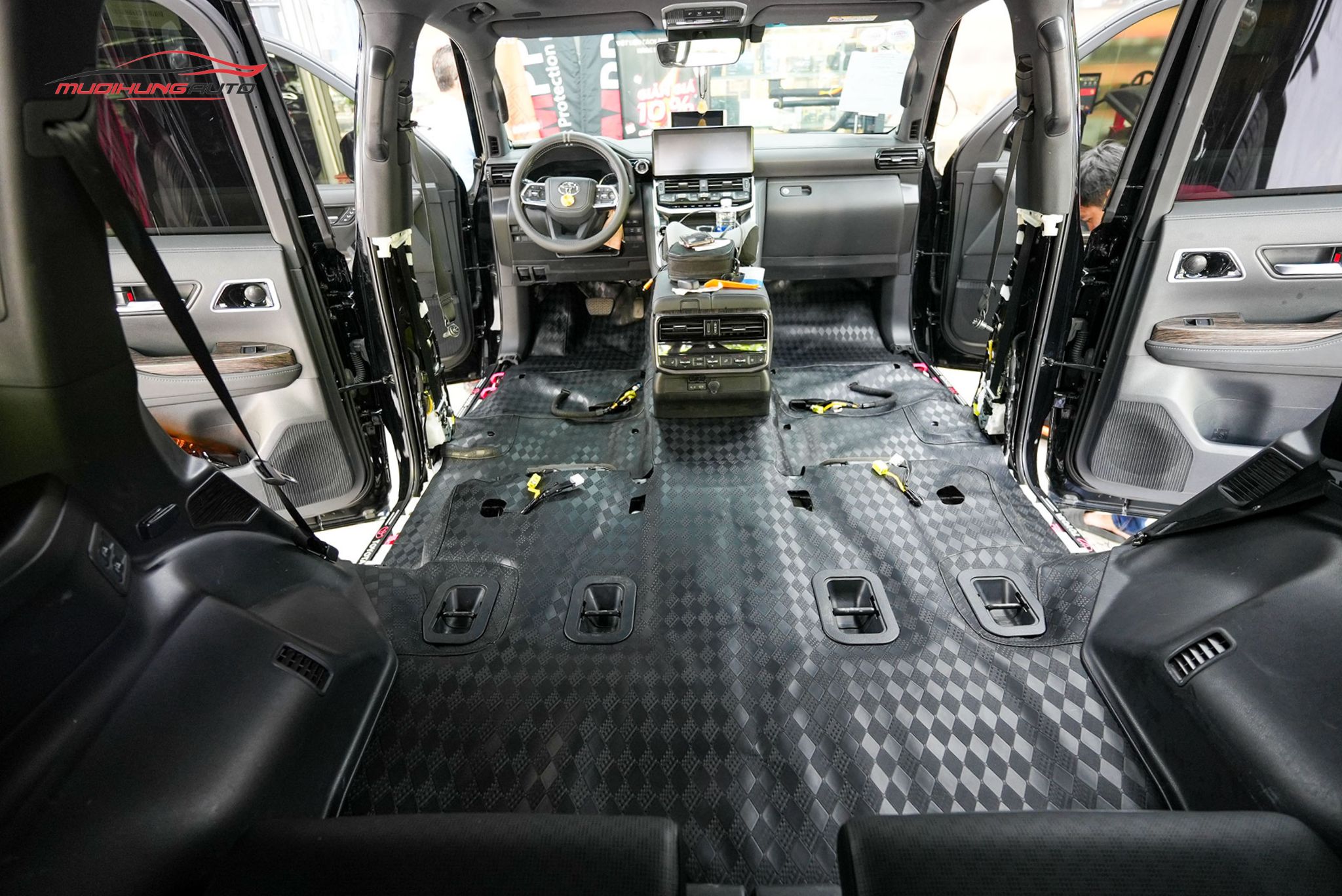 Thảm lót sàn Lavor ô tô Toyota Land Cruiser LC300